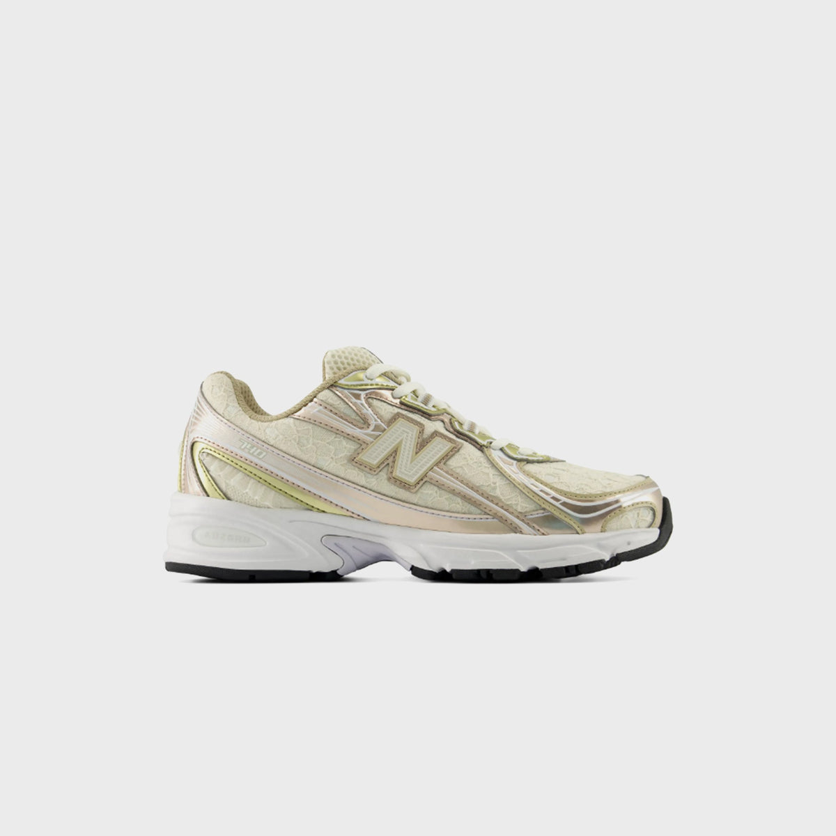 New Balance 740 - Sea Salt / Silver Metallic