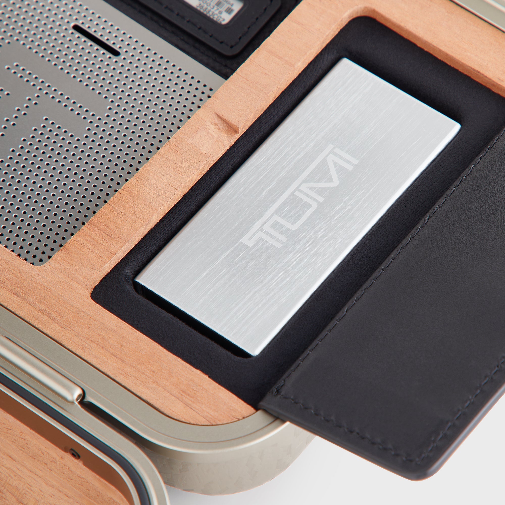 Kith for TUMI Cigar Case - Pewter – Kith Europe