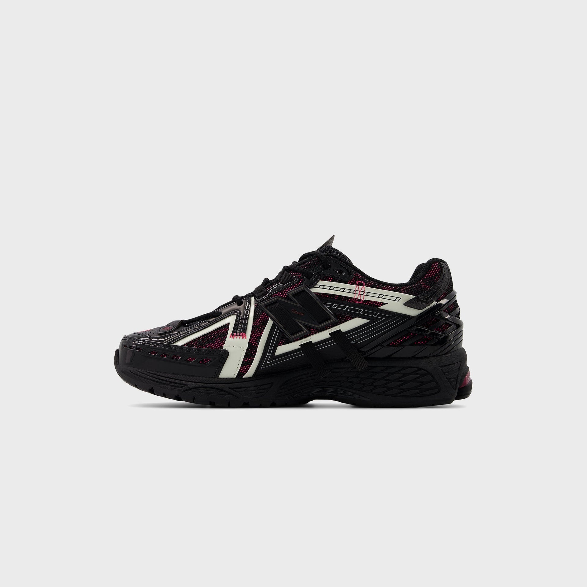 New Balance 1906 - Black / Dragon Berry