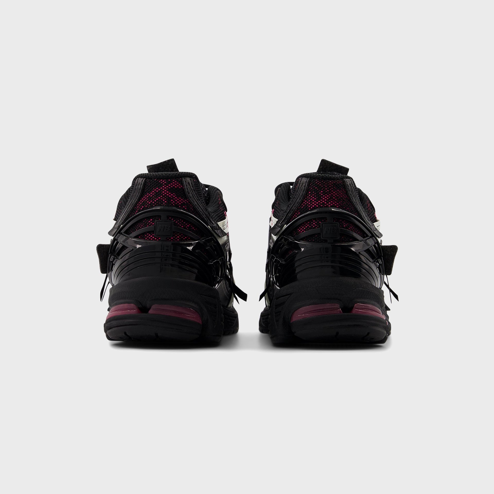 New Balance 1906 - Black / Dragon Berry