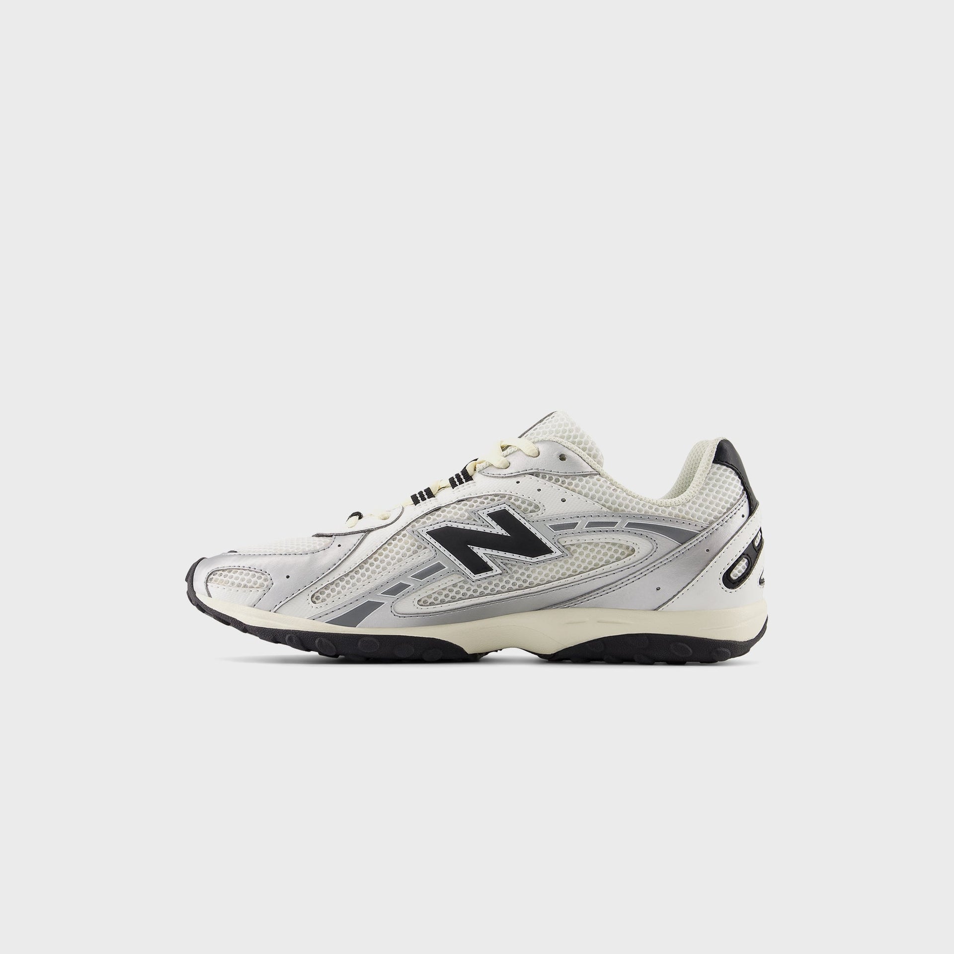 New Balance 204L - Silver Metallic / Black