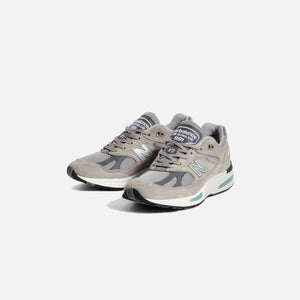 New Balance Made in UK 991v2 - Alloy / Smoked Pearl / Silver