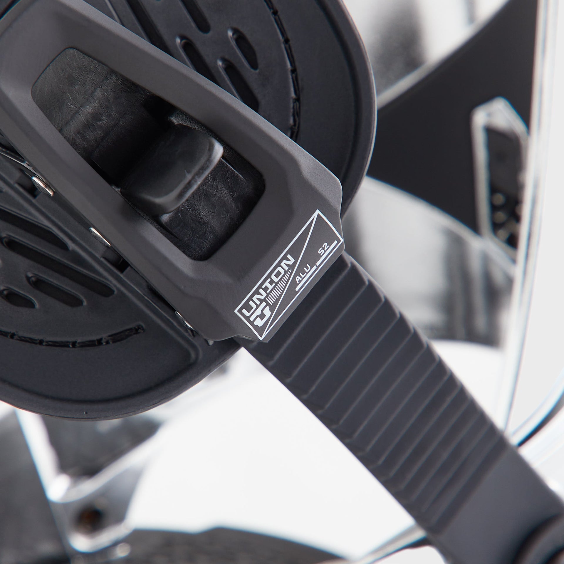 Kith for Union Binding Company Strata Snowboard Binding - Chrome