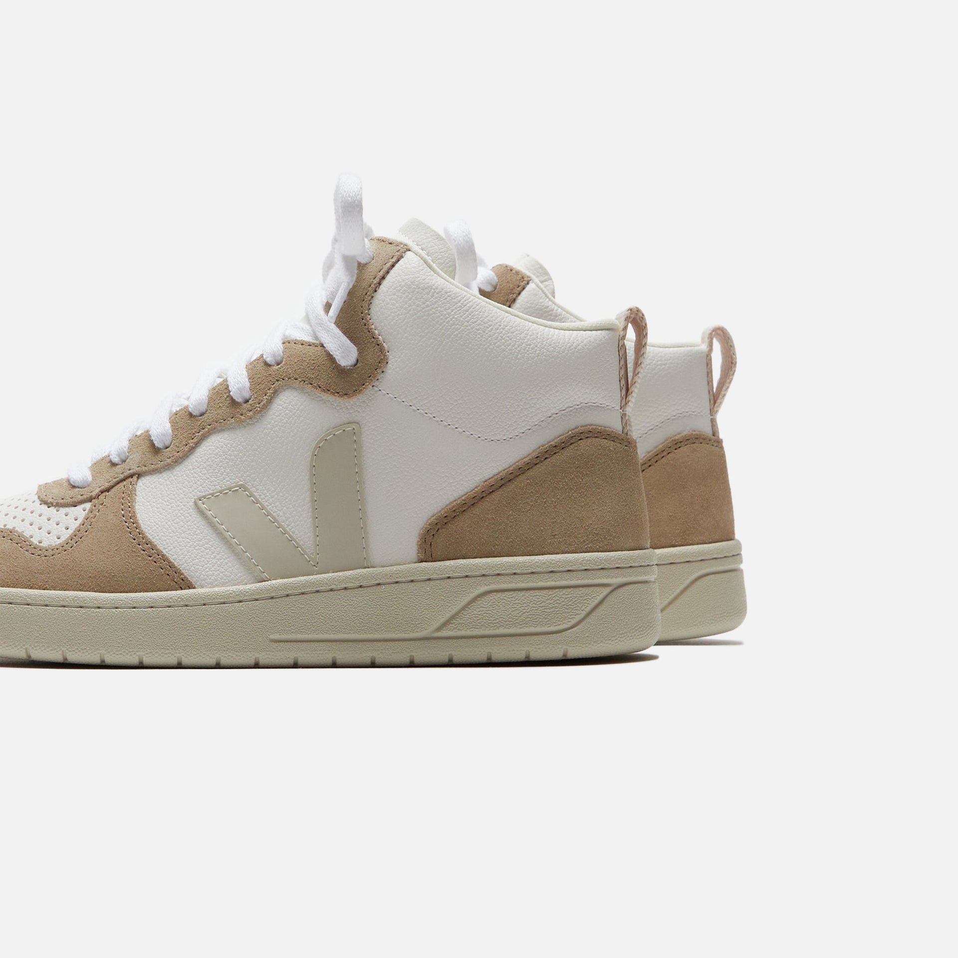 Veja V-15 Bastille - Extra-Blanc / Pierre Sahara