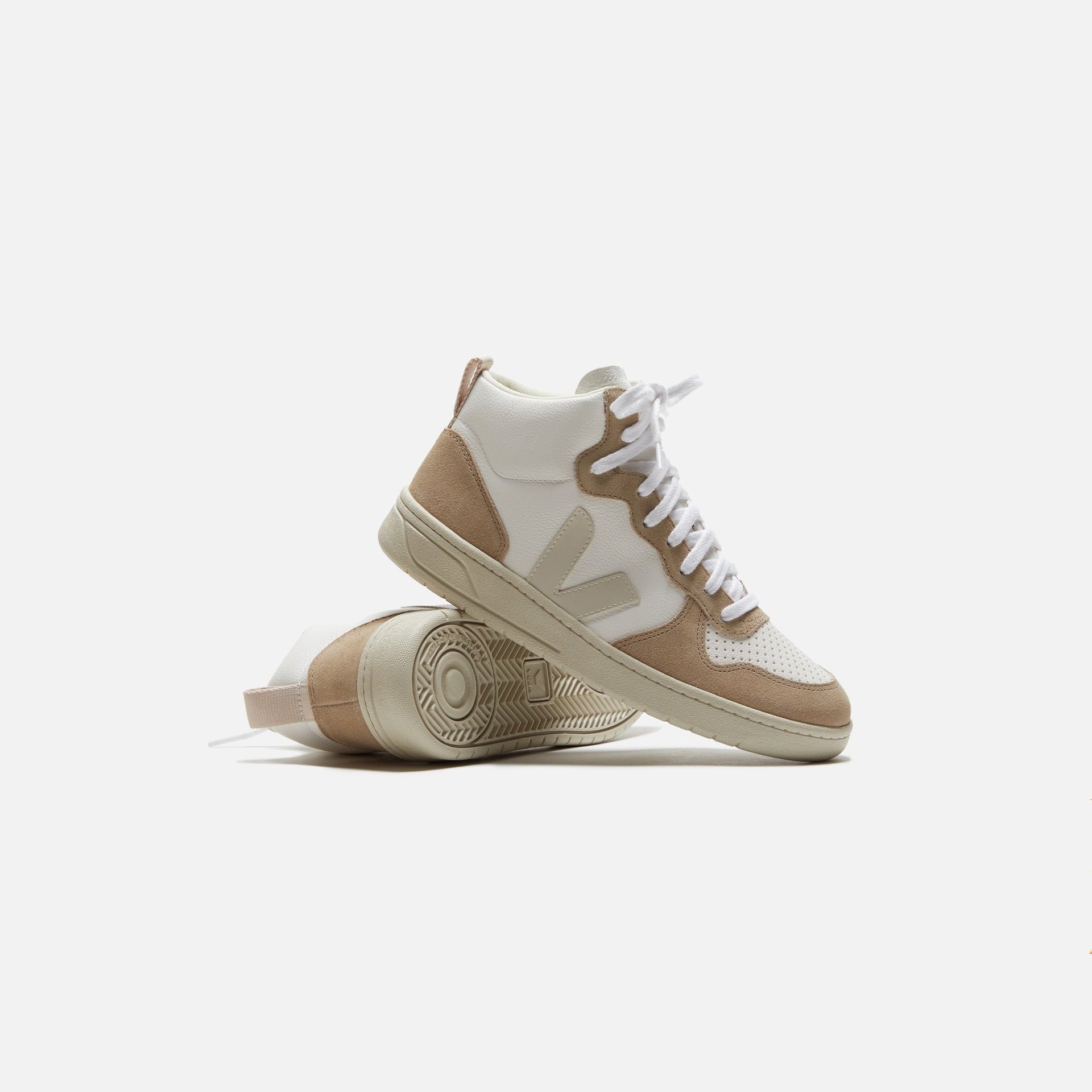 Veja V-15 Bastille - Extra-Blanc / Pierre Sahara