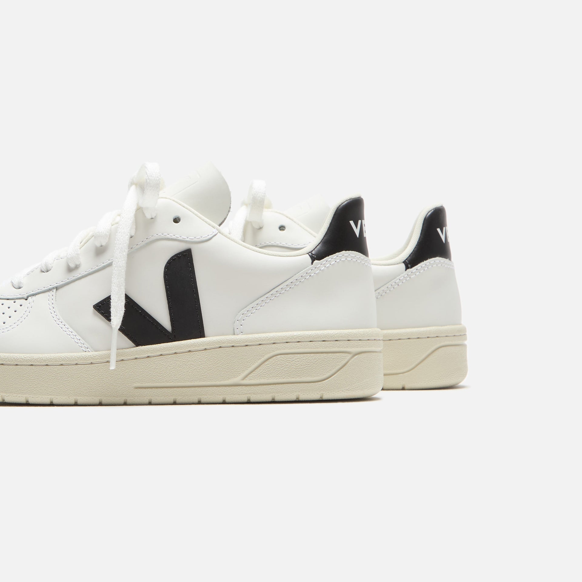 Veja WMNS V-10 - Extra White / Black