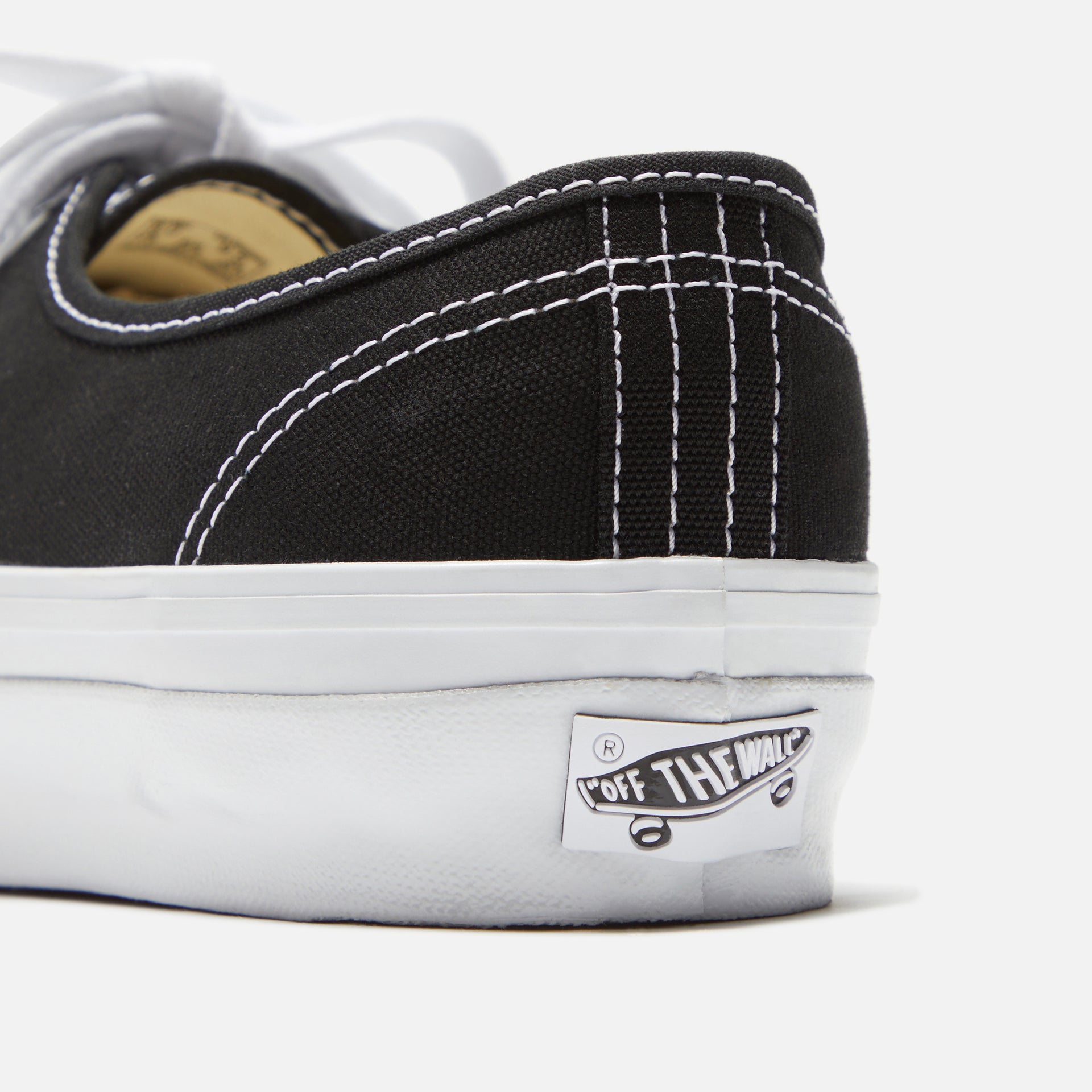 Vans Premium Authentic 44 - Black / White