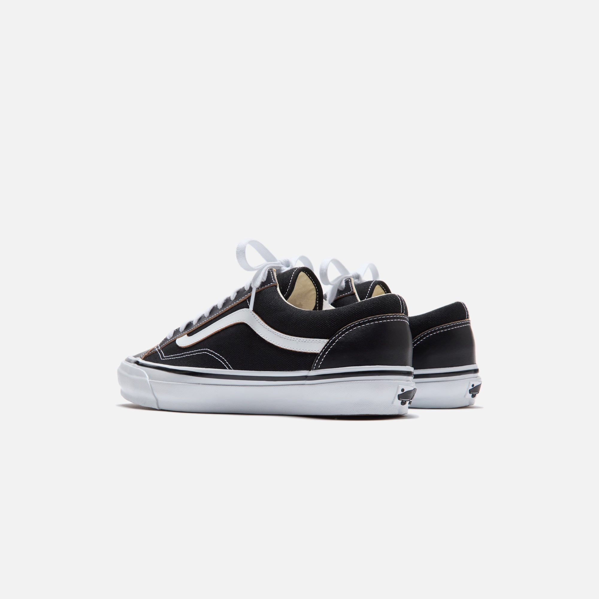 関税送料込♪OTW by Vans/OLD SKOOL 36 VIBRAM BLACK&TRUE BLUE OTW Old Skool 36 Vibram in Stv Navy | Vans