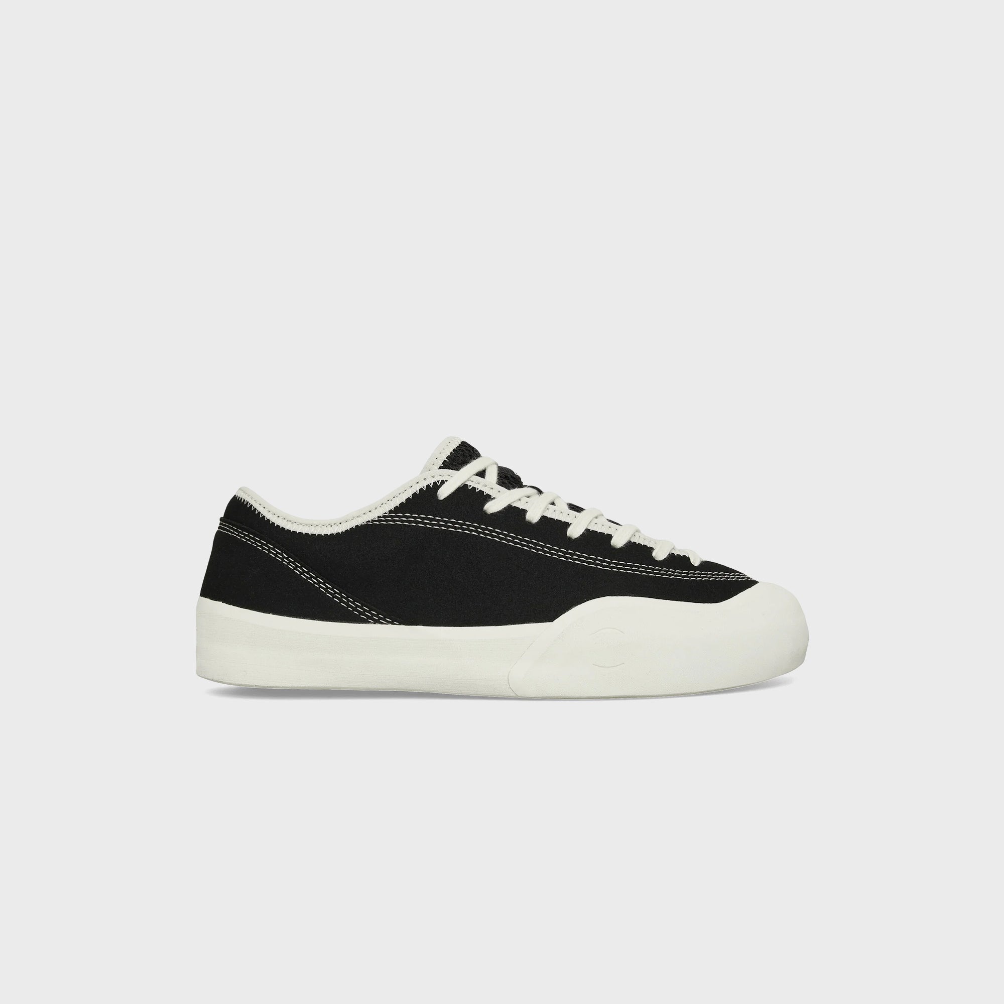 ミーコ ブラック/ホワイト24.5 Village PM 1.30PM - Black / Whisper White – Kith Europe