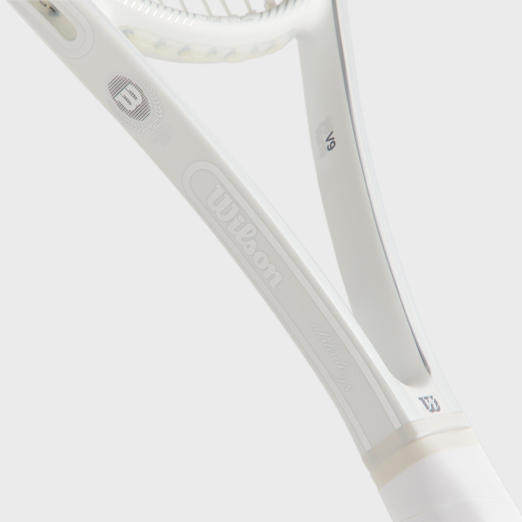 ラケット(硬式用) Kith for Wilson Blade 98 (16x19) V9 G3 Kith for Wilson Blade 98 (16x19) V9 Tennis Racket – Kith Europe