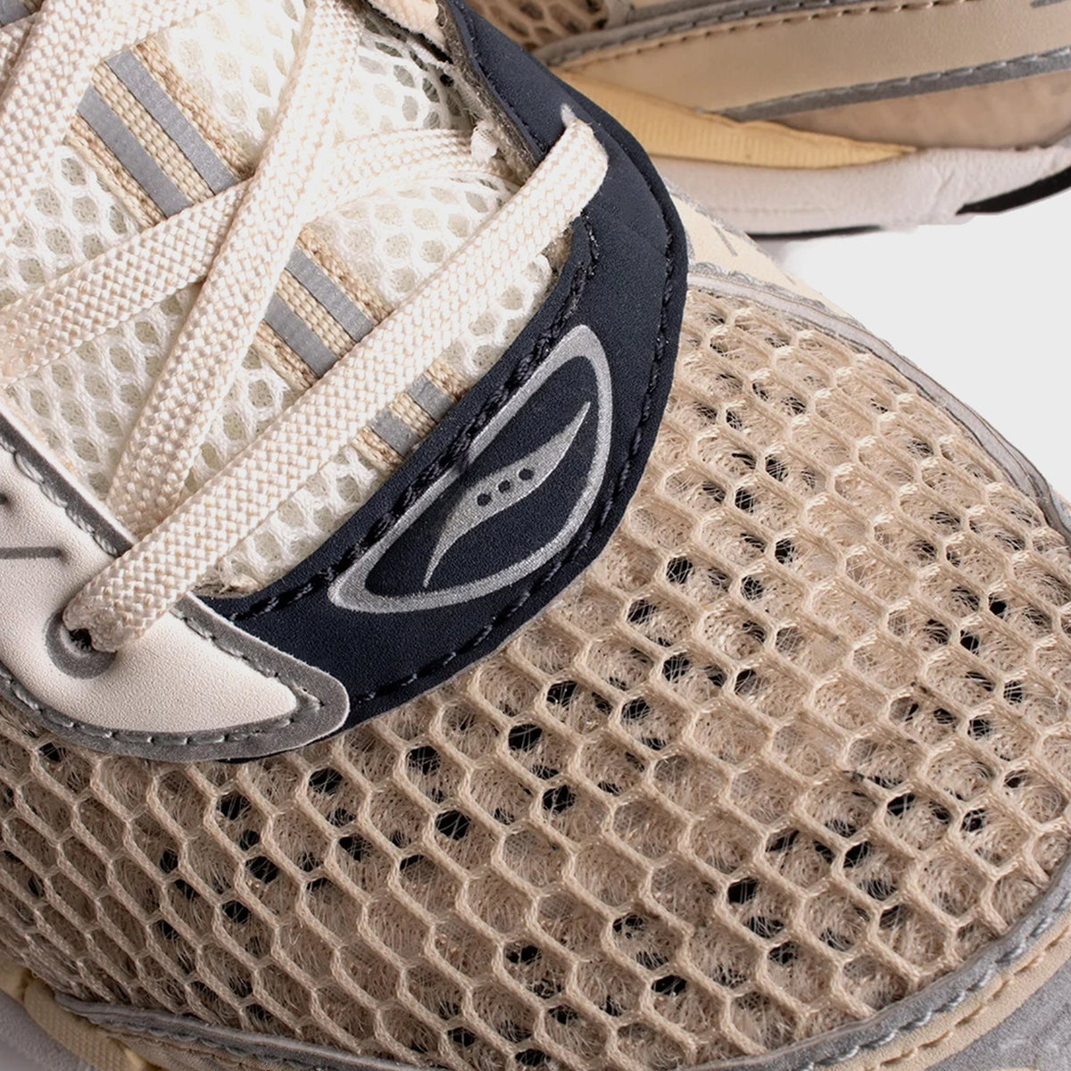 Saucony x Highsnobiety ProGrid Paramount - Oatmeal / Black