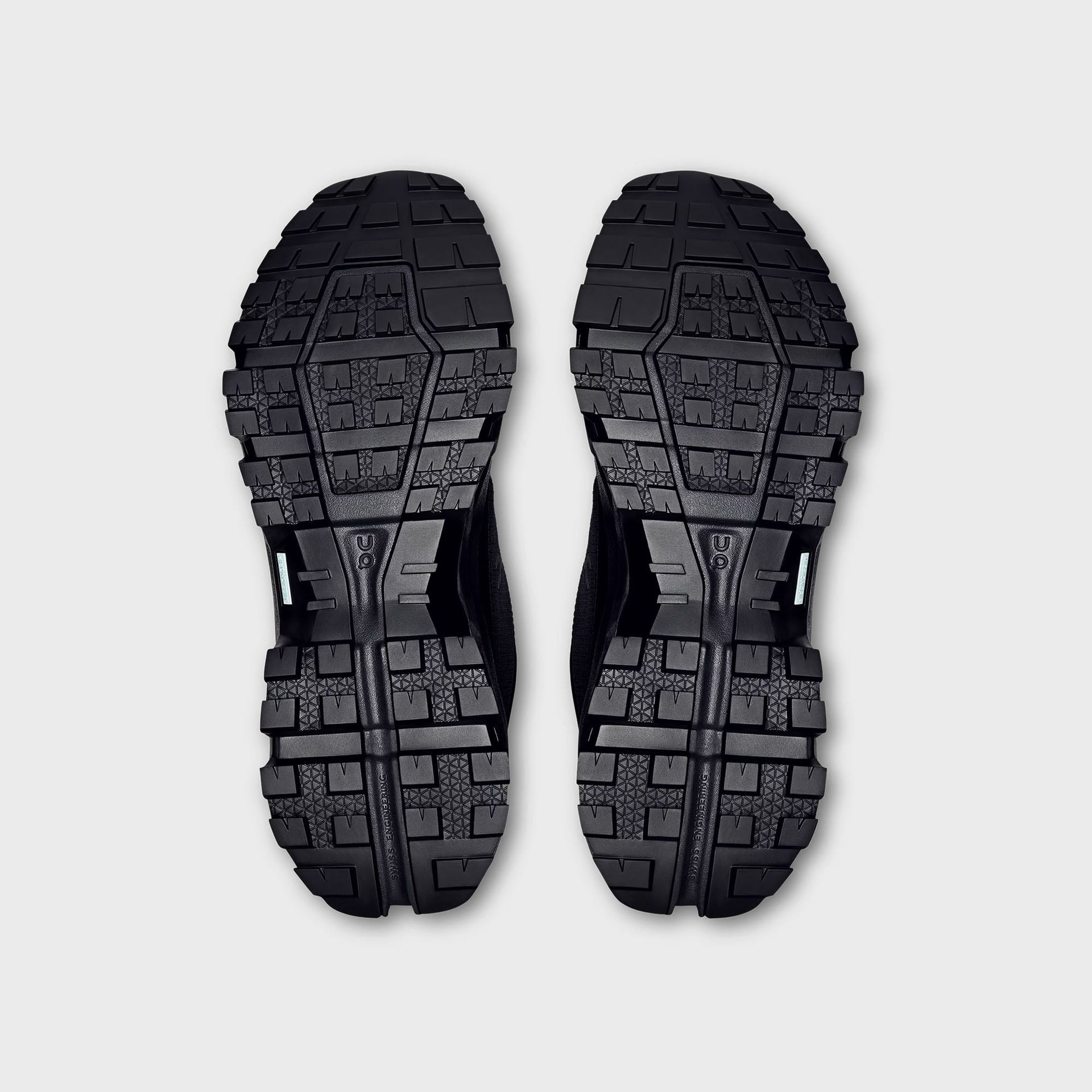 On Running Cloudrock Low Waterproof - Black