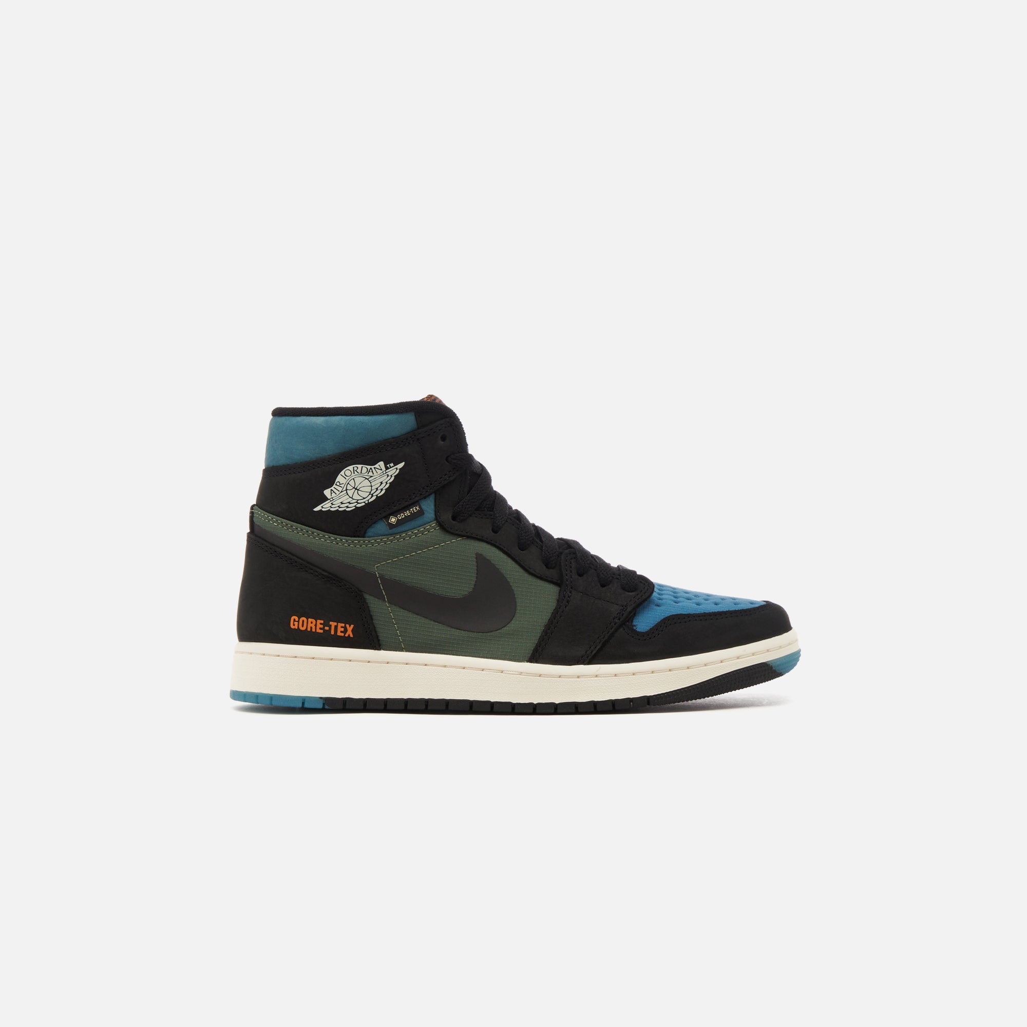 Nike Air Jordan 1 High Element GORE-TEX - Black / Sky J / Light