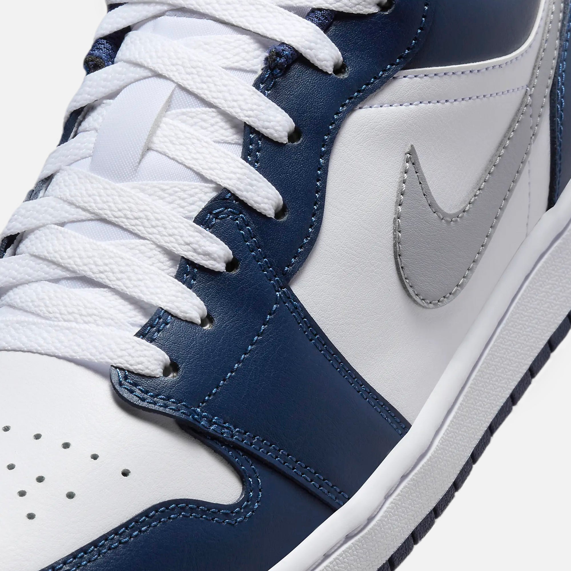 【Nike】 正規品★ Jordan 1 Low White Midnight Navy ★人気 Jordan Air Jordan 1 Low - White / Wolf Grey / Midnight Navy