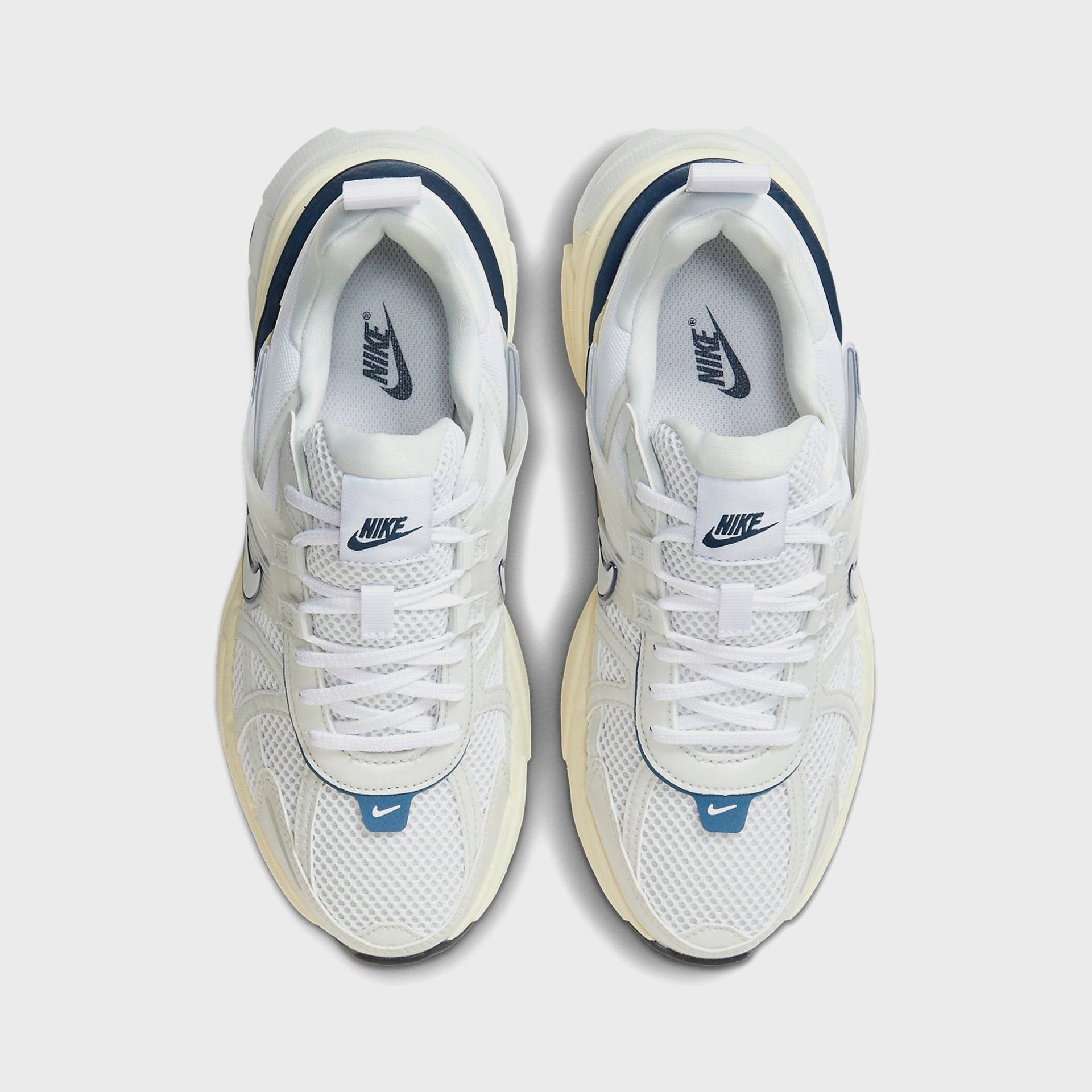 Nike WMNS V2K Run - White / Platinum Tint / Photon Dust / Summit White