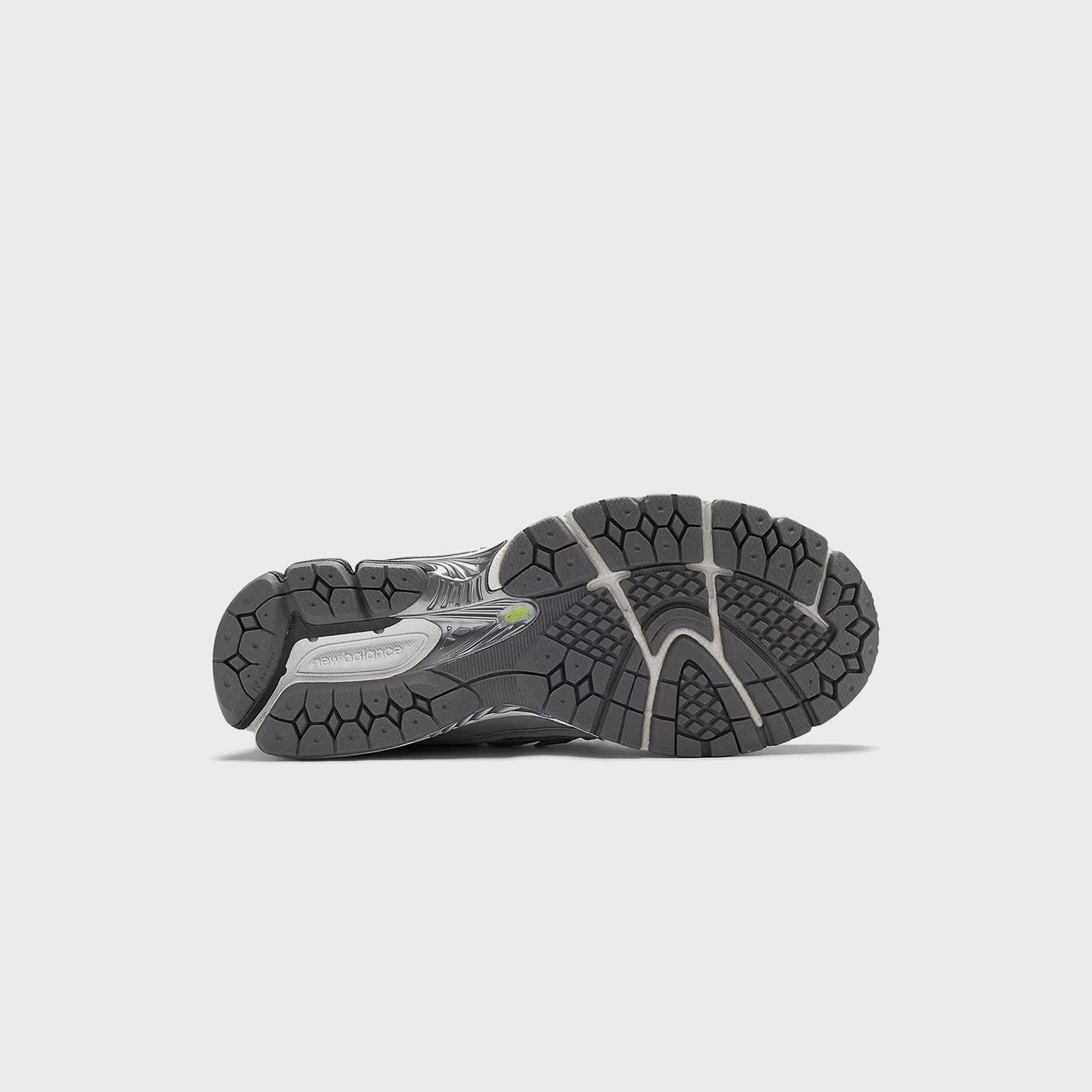 New Balance 1906R - Light Silver Metallic / Alkaline Green