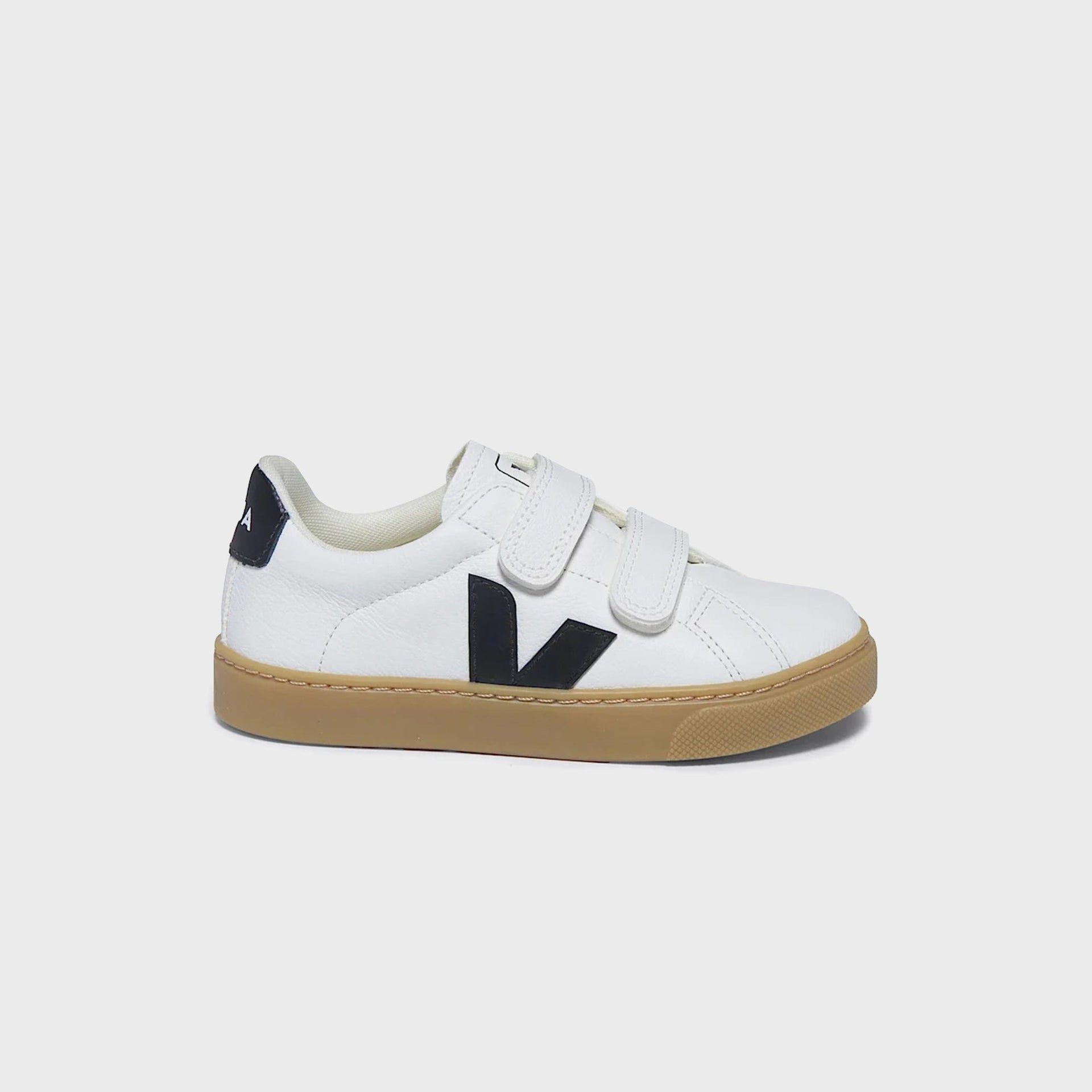 Veja Small V-90 - White / Black / Natural