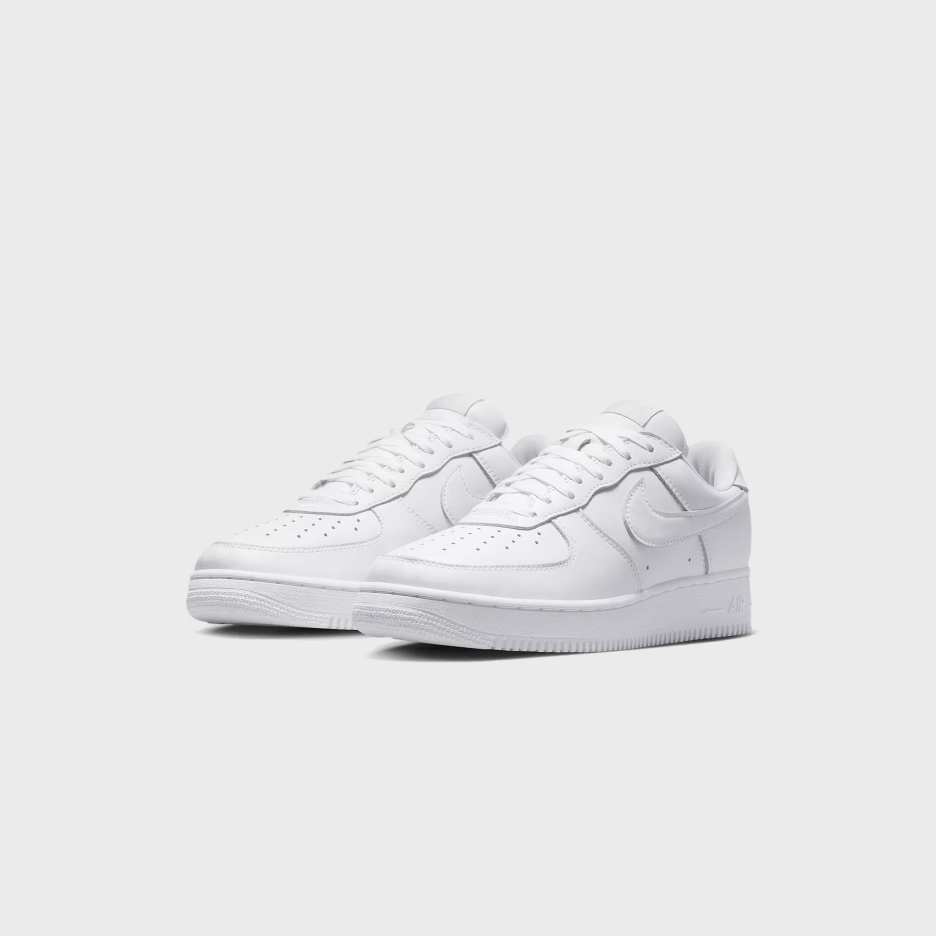 Nike Air Force 1 Low '01 "Triple White" - White