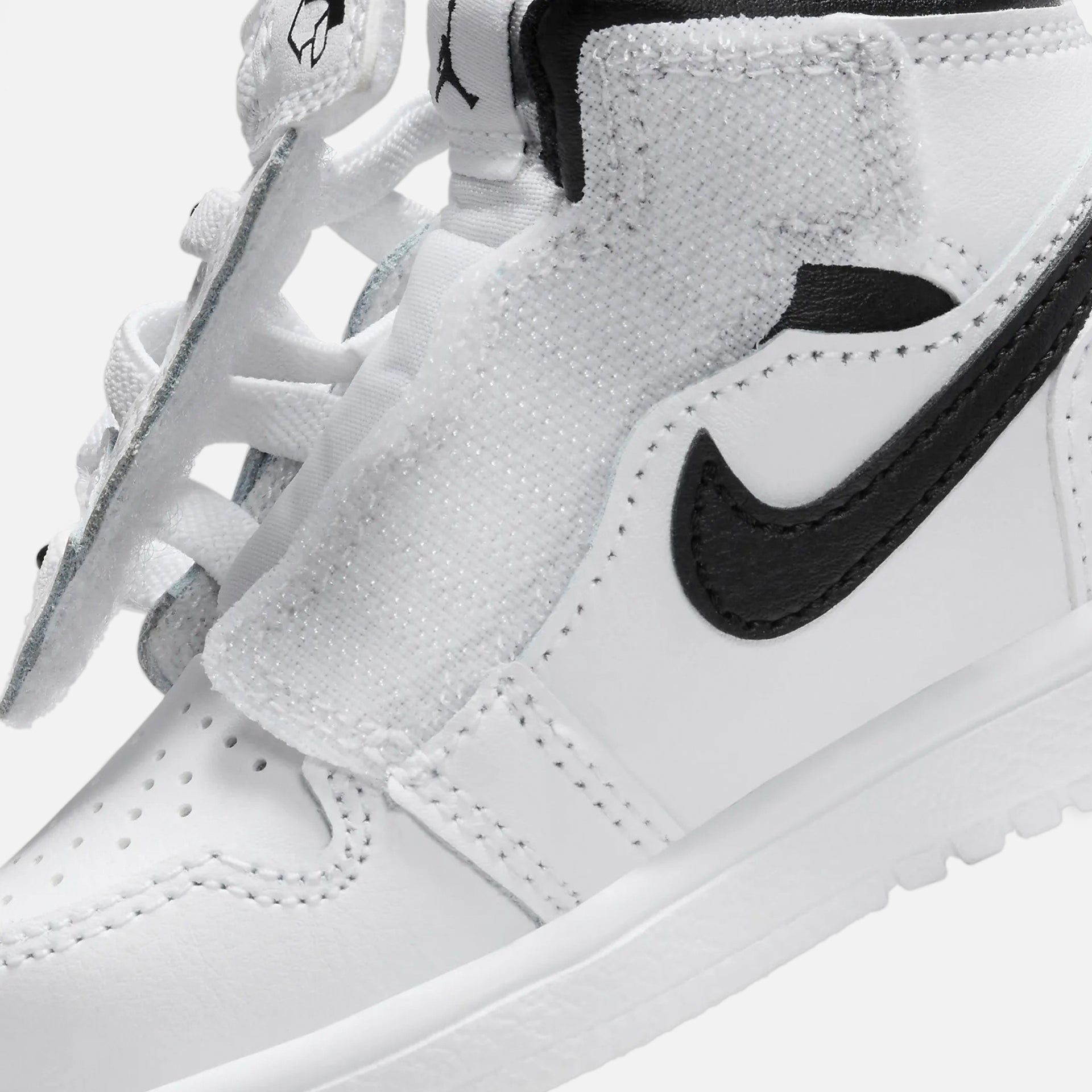 Jordan TD Air Jordan 1 Mid Alt - White / Black / White / Black