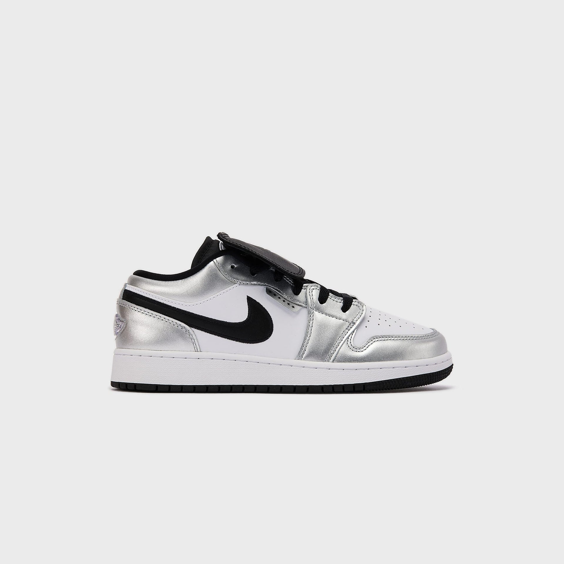 Jordan GS Air Jordan 1 Low SE - White / Metallic Silver / Black