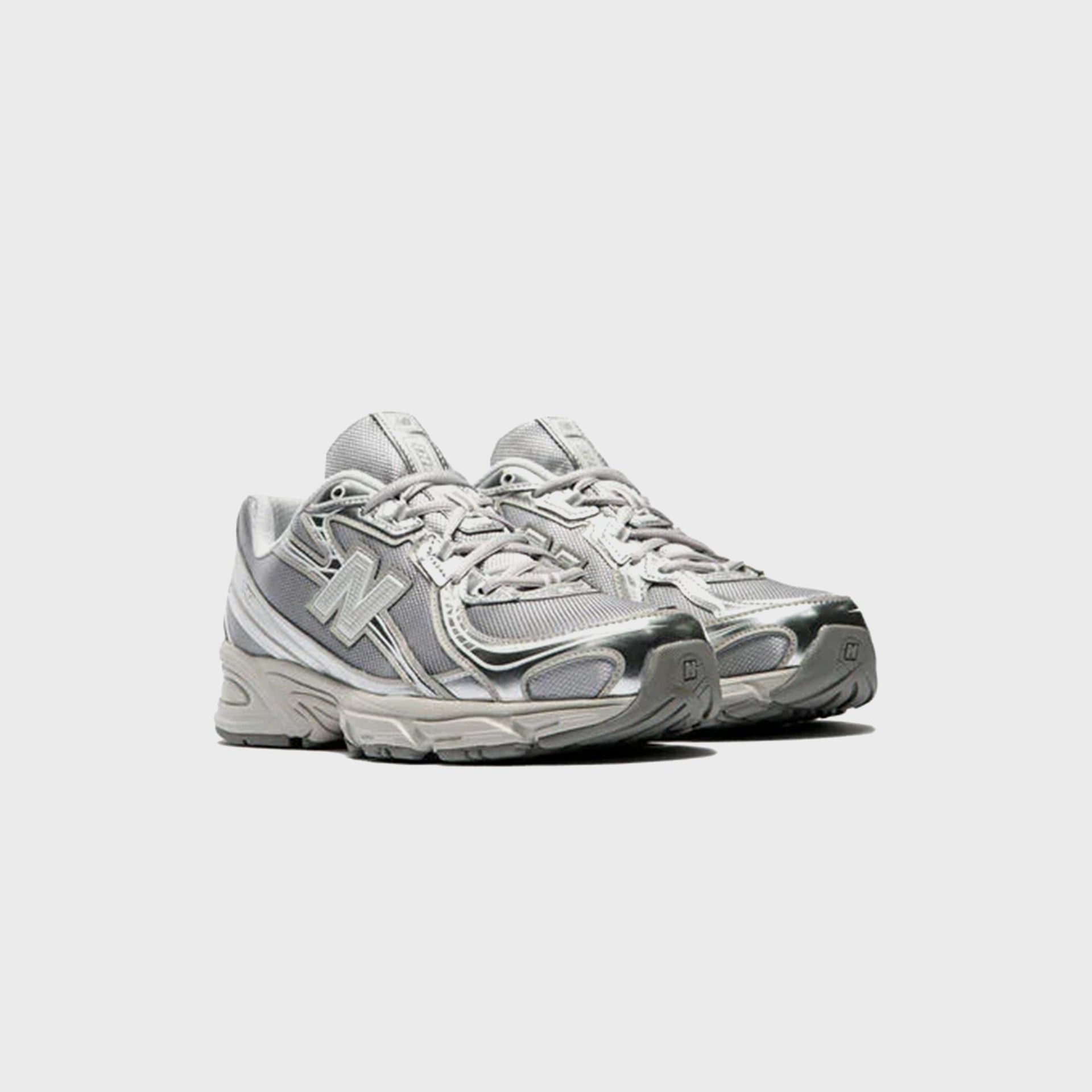 New Balance 740 - Metallic Silver