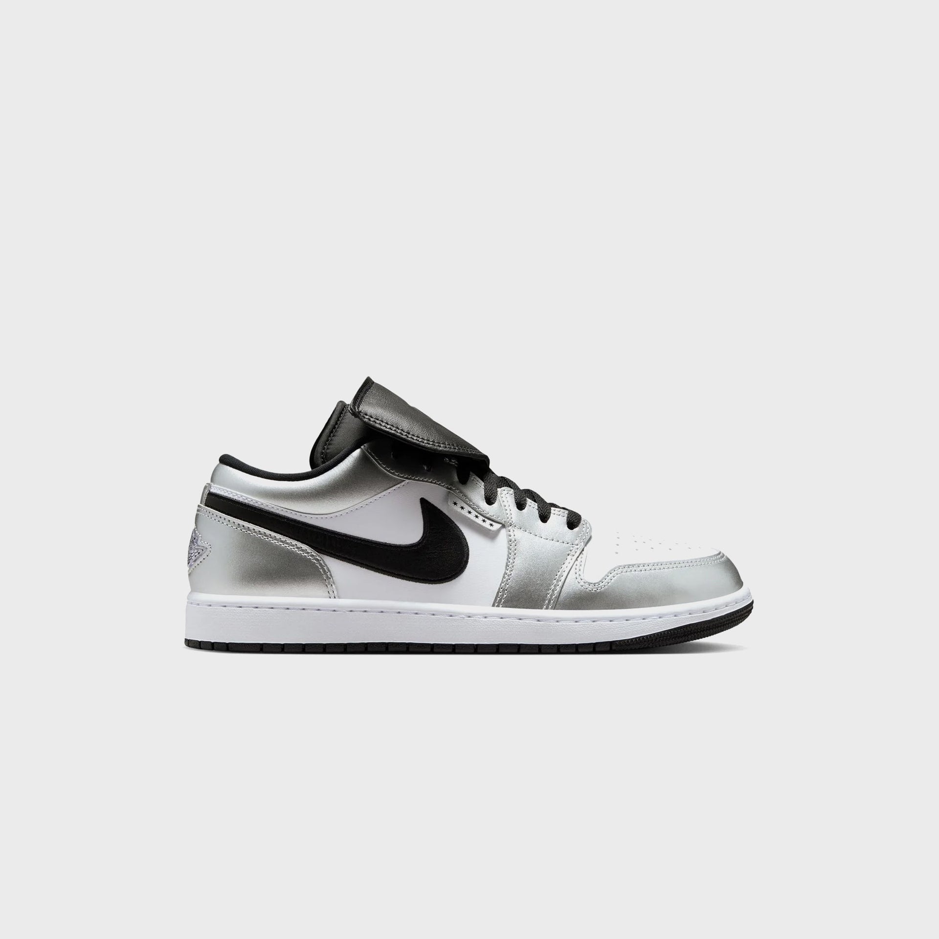 Jordan Air Jordan 1 Low SE - White / Metallic Silver / Black