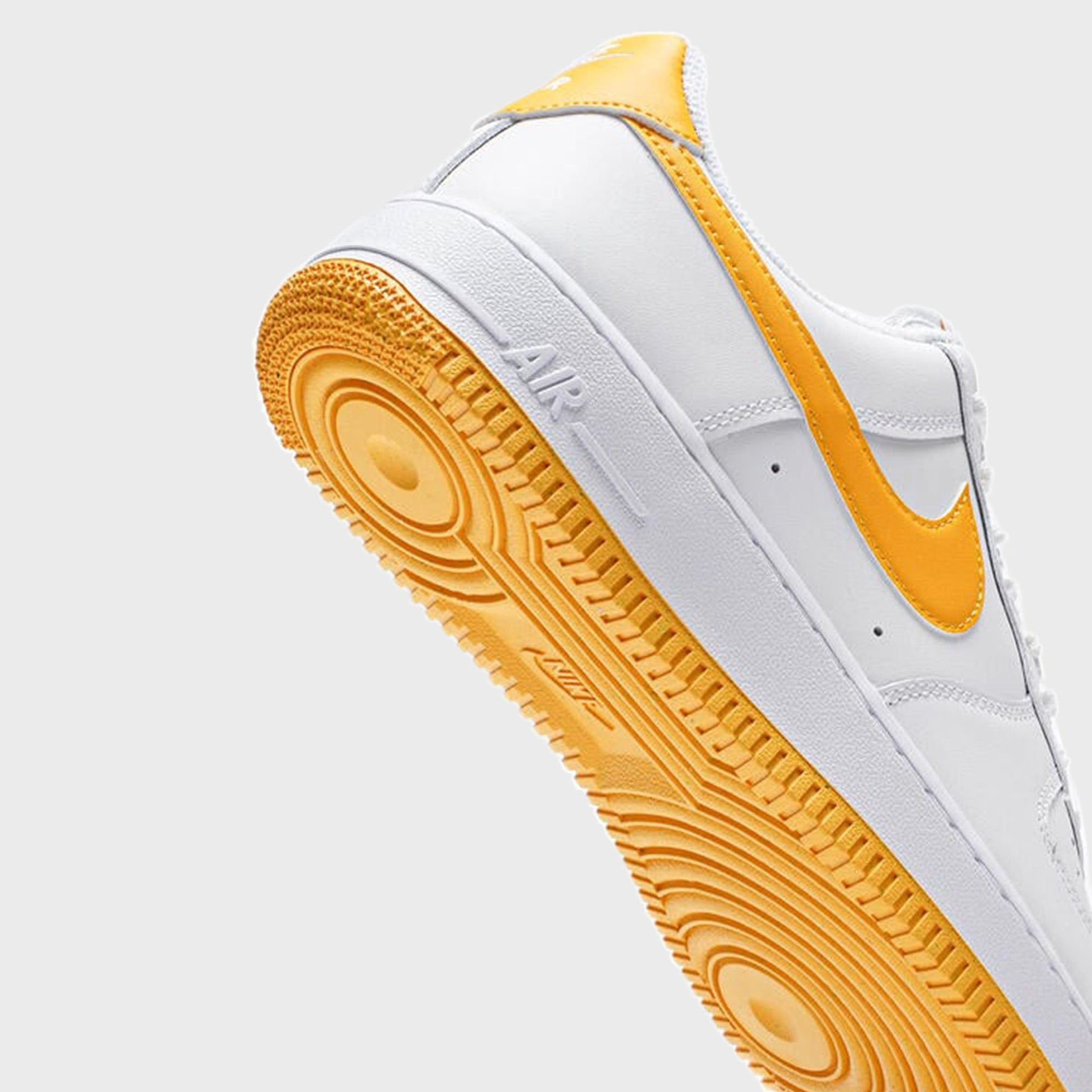 Nike Air Force 1 '07 - White / University Gold