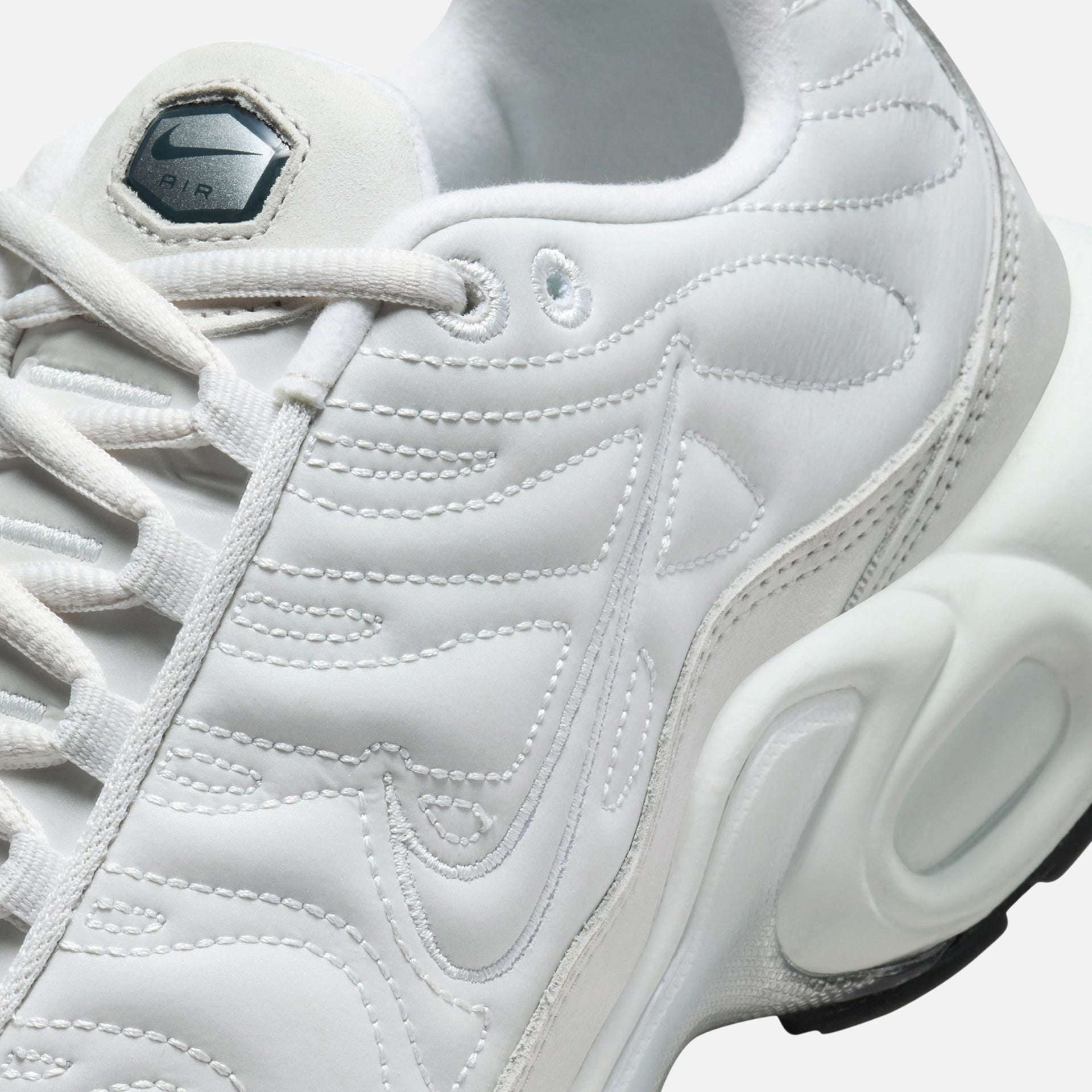 Nike WMNS Air Max Plus - Platinum Tint / Platinum Tint