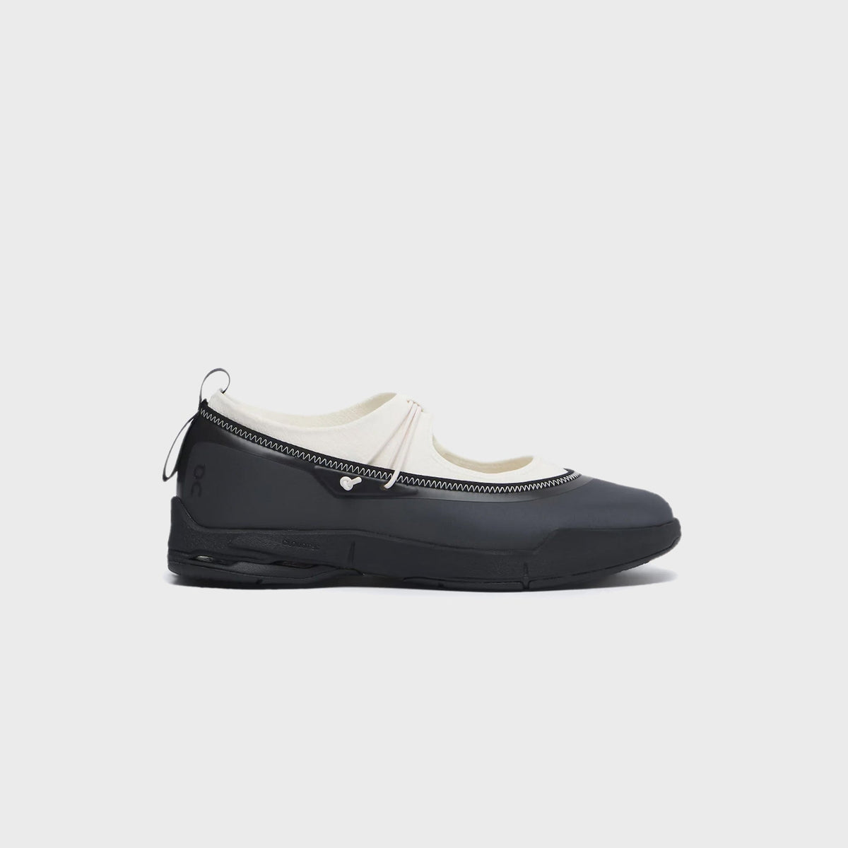 On Running WMNS Cloudnova Moon Mary Janes - Black / Ivory