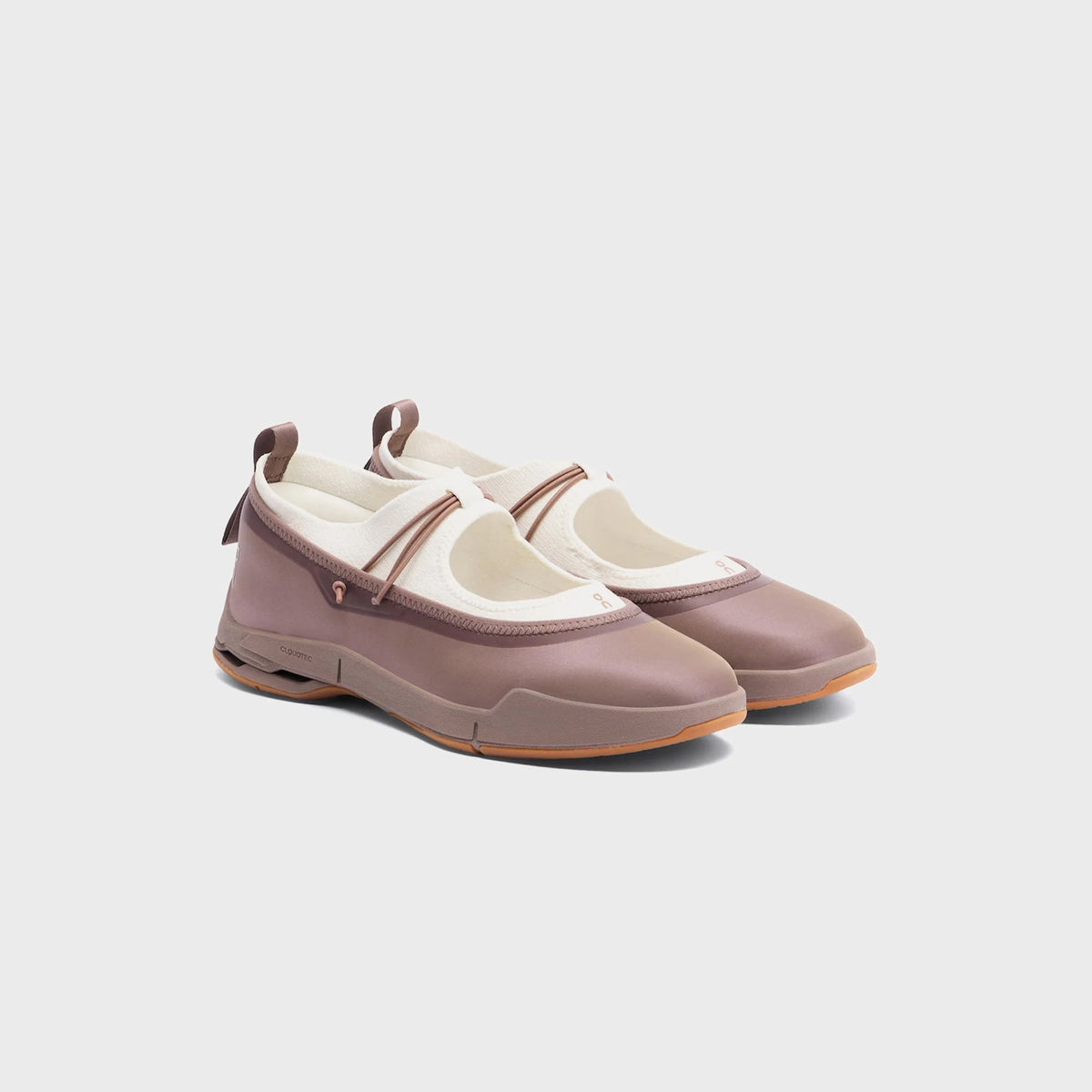 On Running WMNS Cloudnova Moon Mary Janes - Clove / Ivory