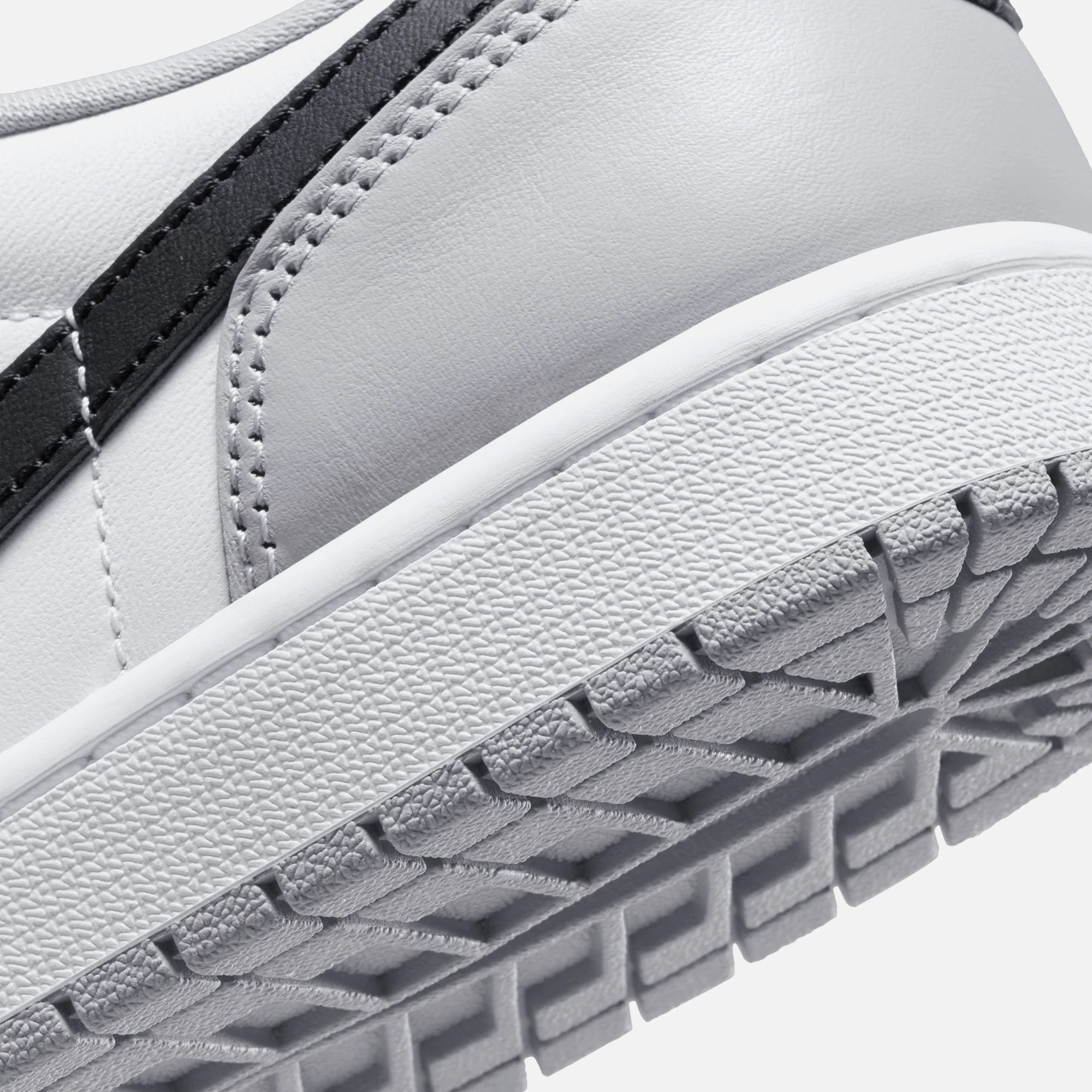 Air Jordan 1 Low ホワイト/グレー US 8 Air Jordan 1 Low Basketball Shoe White/Iron Grey-Black