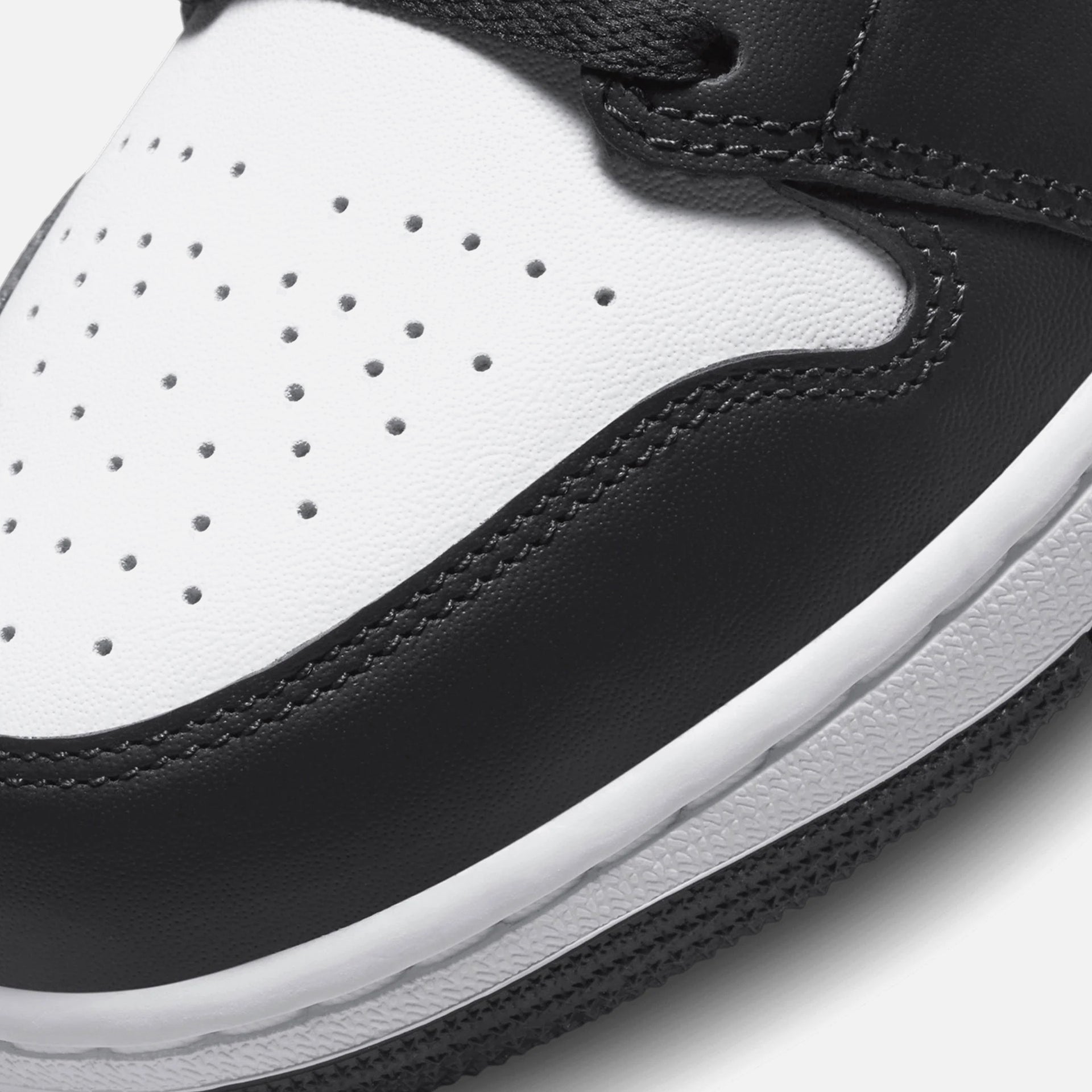 Jordan WMNS Air Jordan 1 Mid Se - Off Noir / Black / White