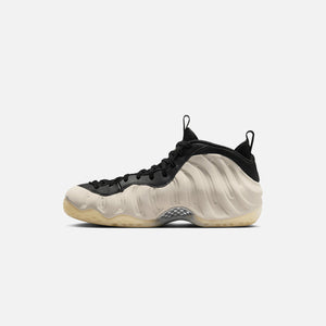 Nike Air Foamposite One - Black / Team Gold / Light Orewood Brown / Chrome