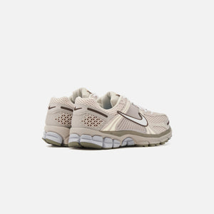 Nike Zoom Vomero 5 SE - Light Orewood Brown / Light Orewood