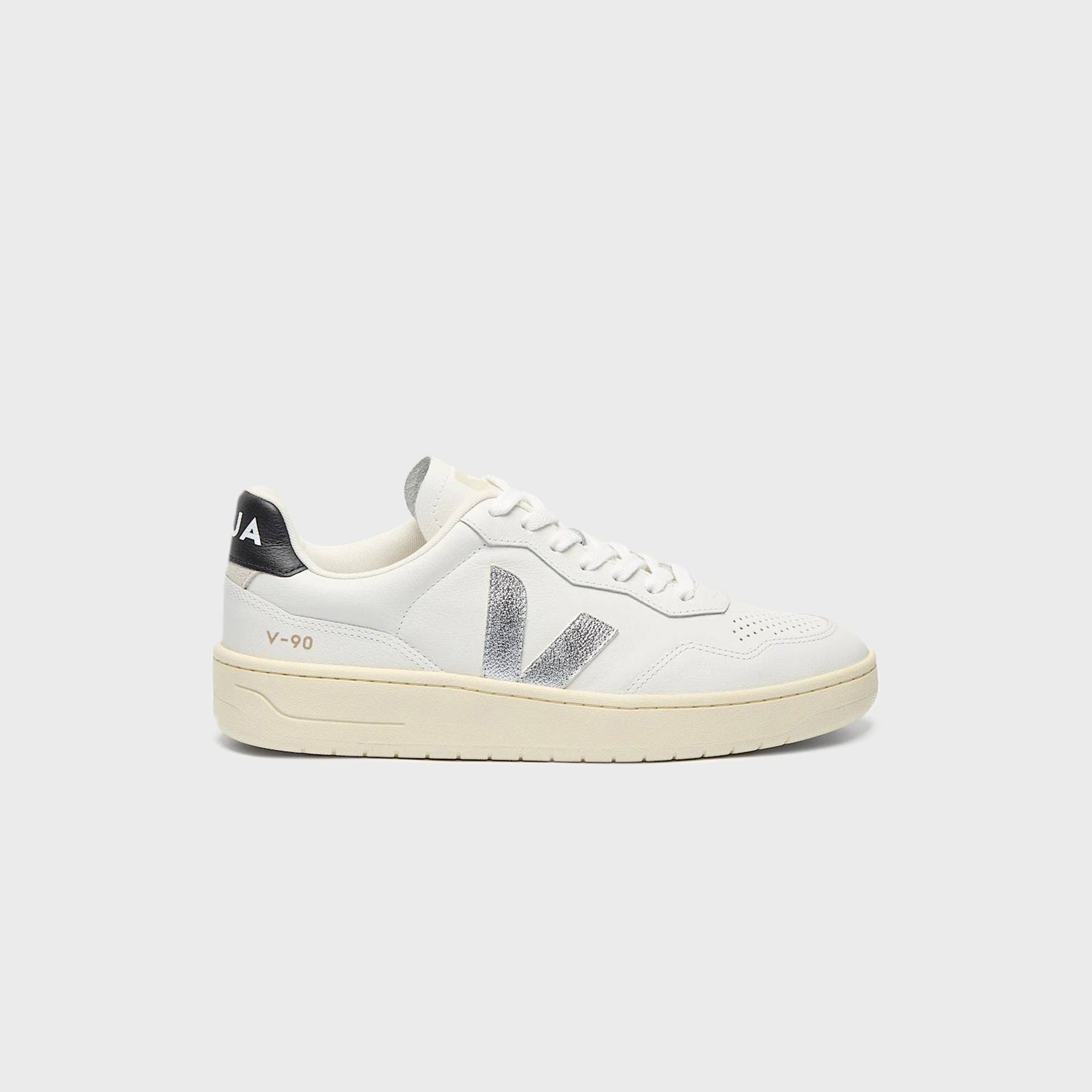 Veja V-90 - White / Silver / Black