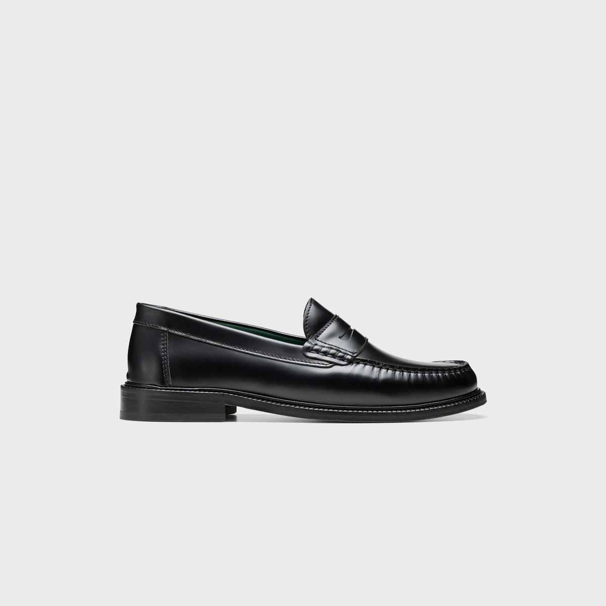 VINNY's Yardee Moccasin Loafer - Black