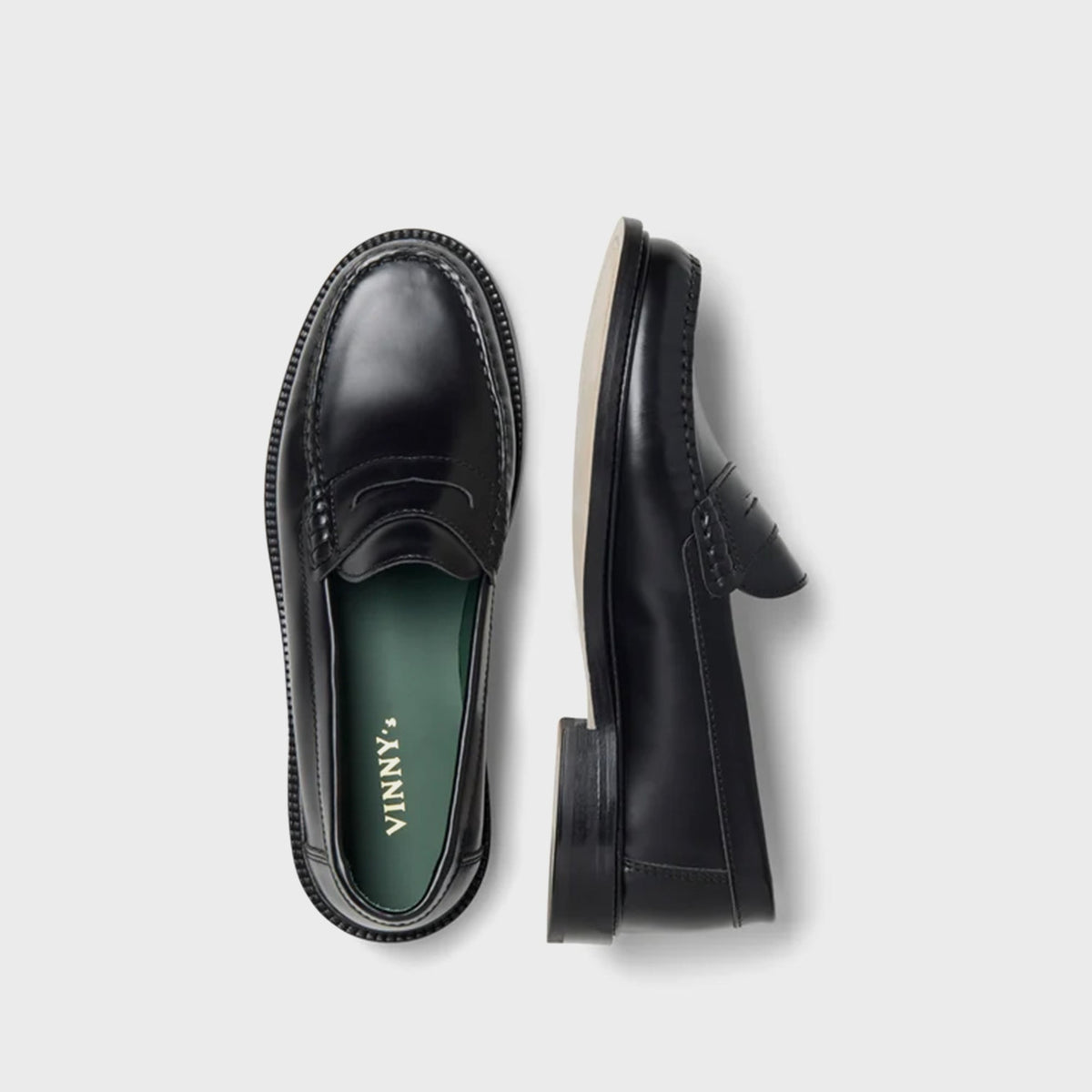 VINNY's Yardee Moccasin Loafer - Black