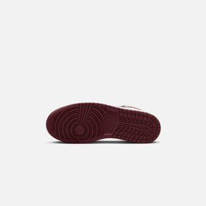 Nike Air Jordan 1 Low - Cherrywood Red / Cement Grey / White