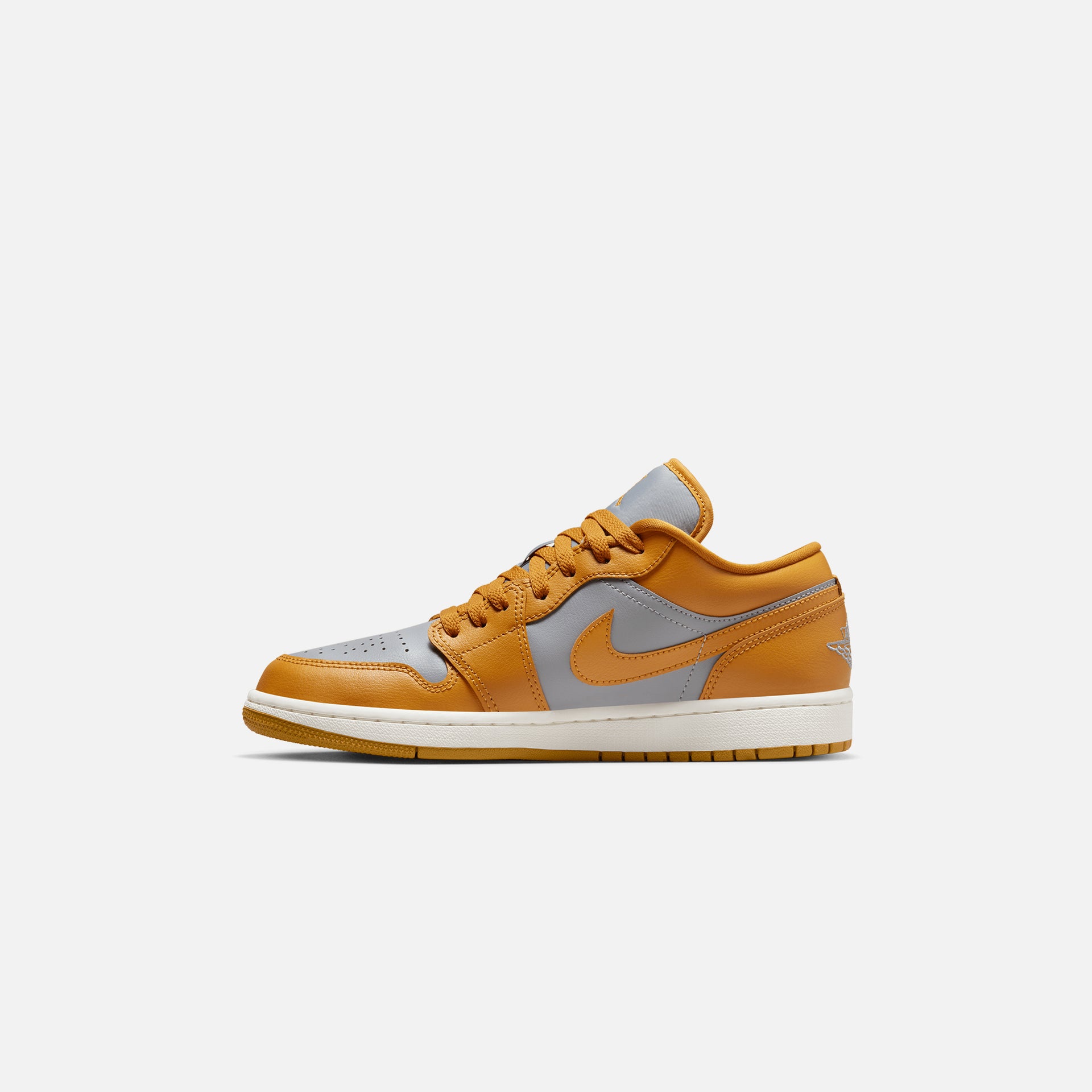 Jordan WMNS Air Jordan 1 Low - Cement Grey  /Chutney / Sail