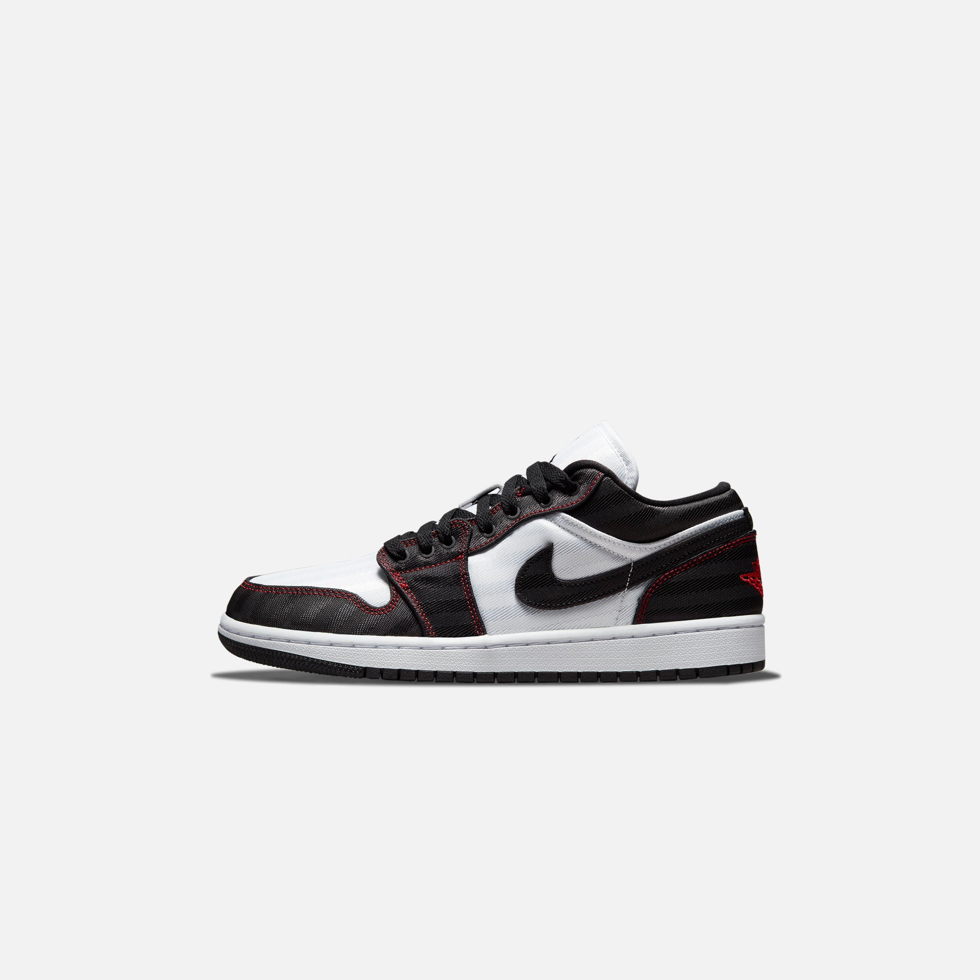 Jordan WMNS Air Jordan 1 Low SE Utility - White / Black / Gym Red