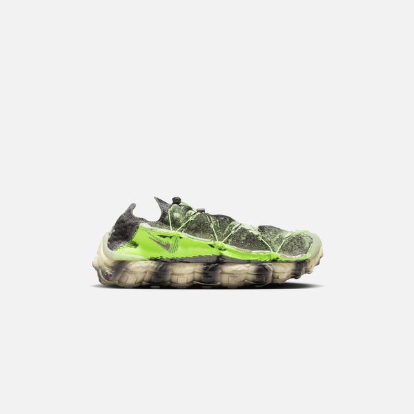 Nike ISPA Mindbody - Barely Volt / Plum Fog / Volt / Coconut Milk – Kith  Europe