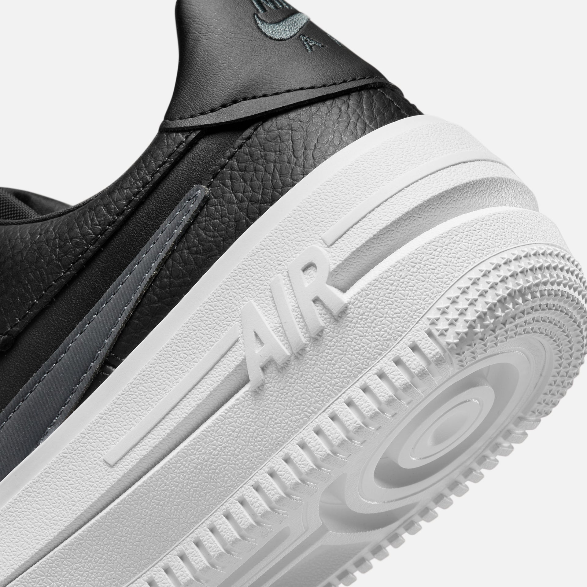 Nike Wmns Air Force 1 PLT.AF.ORM - Black / Anthracite / White
