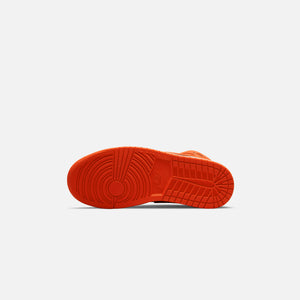 Nike WMNS Air Jordan 1 Mid SE - Crimson Bliss / Rush Orange / Black