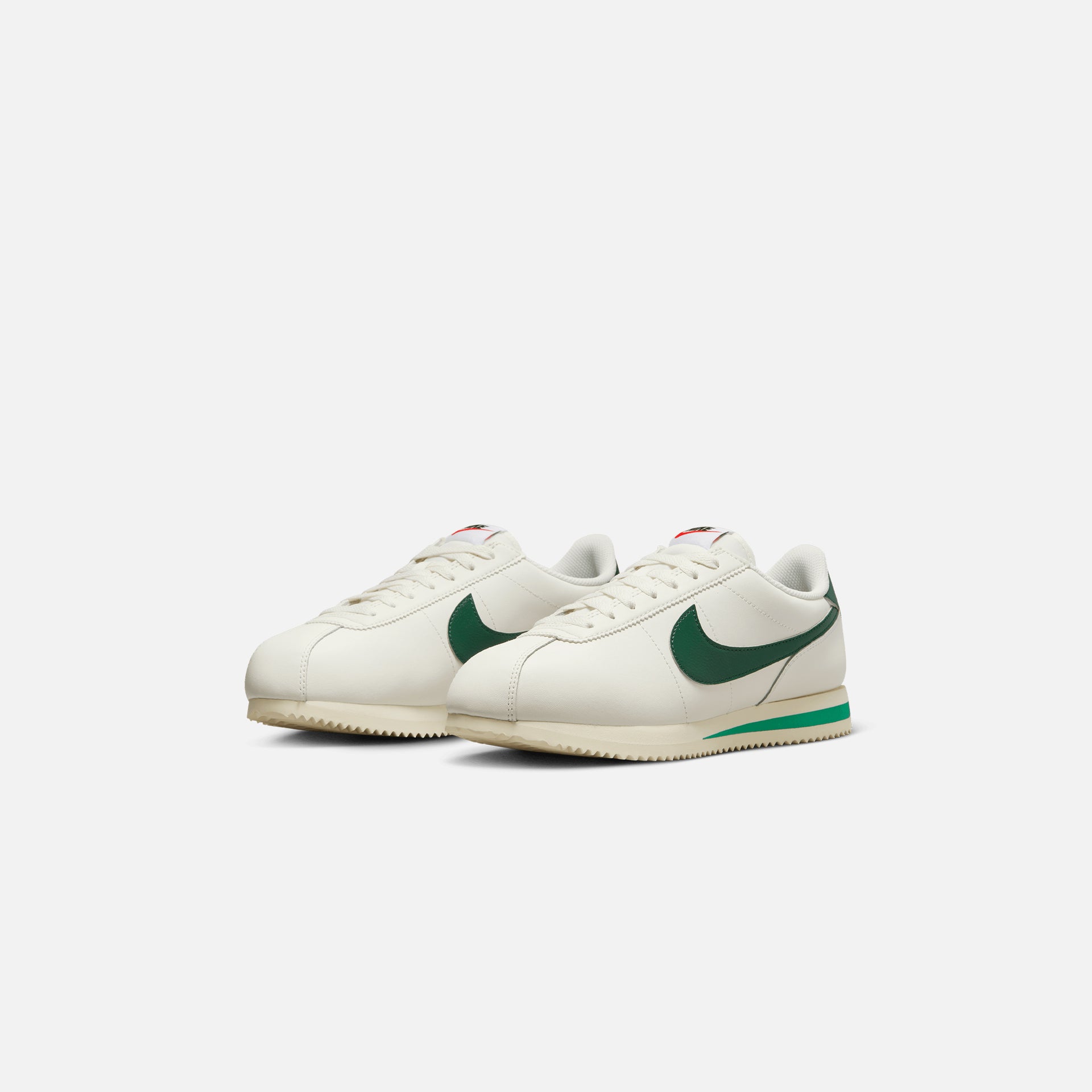 Nike WMNS Cortez - Sail / Gorge Green / Malachite / Coconut Milk