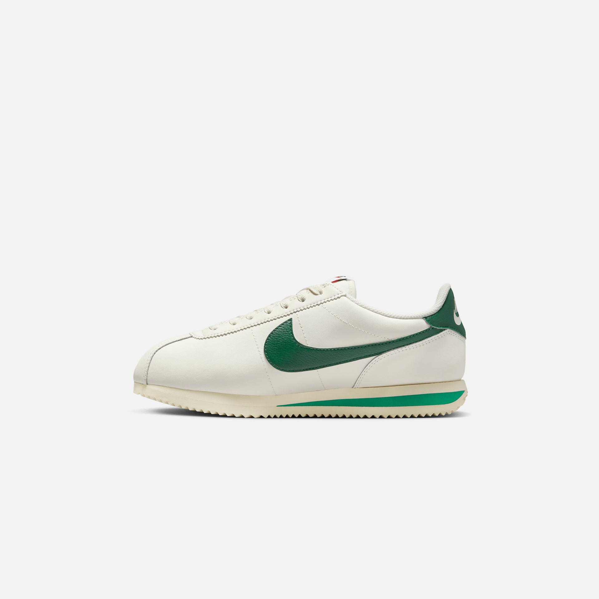 Nike WMNS Cortez - Sail / Gorge Green / Malachite / Coconut Milk