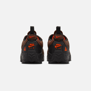 Nike ACG Air Mada - Bison / Black / Hyper Crimson / Total Orange