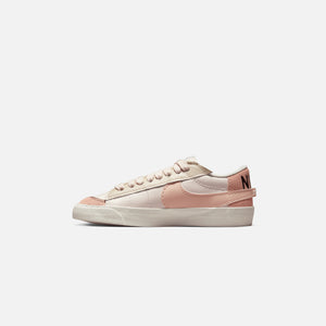 Nike WMNS Blazer Low `77 Jumbo - Light Soft Pink / Sail / Arctic Orange