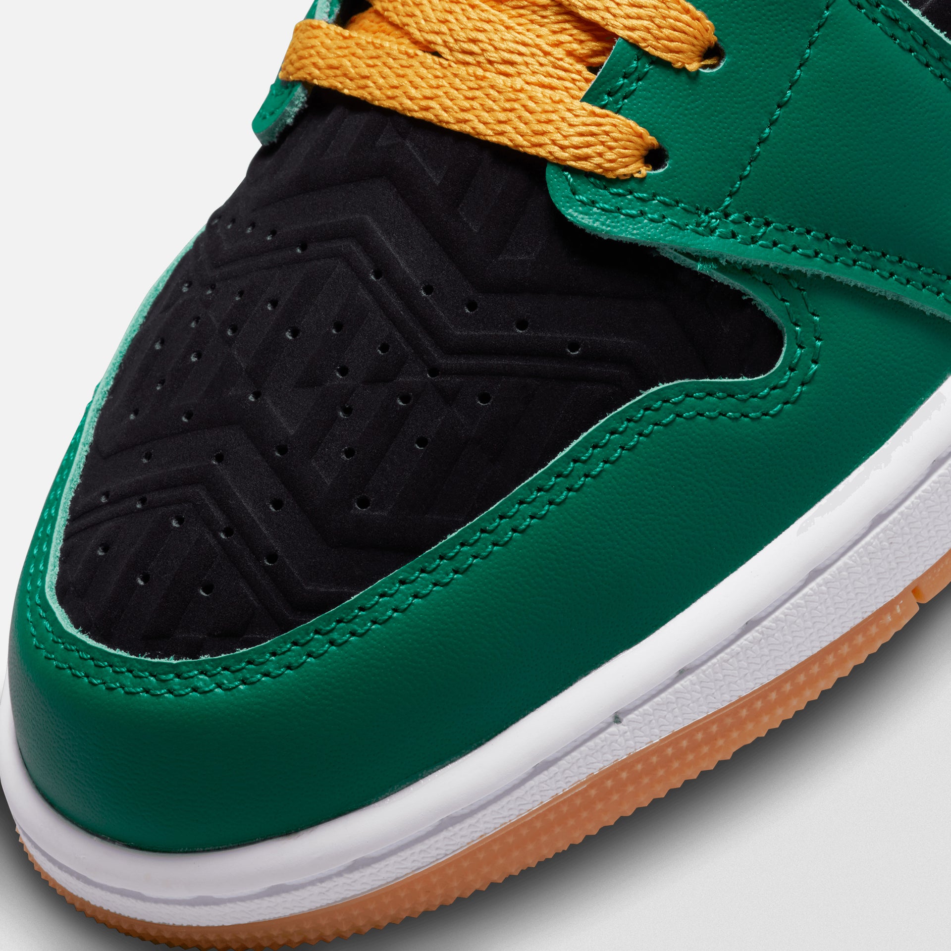 Jordan Air Jordan 1 Low SE - Malachite / Fire Red / Black / Taxi