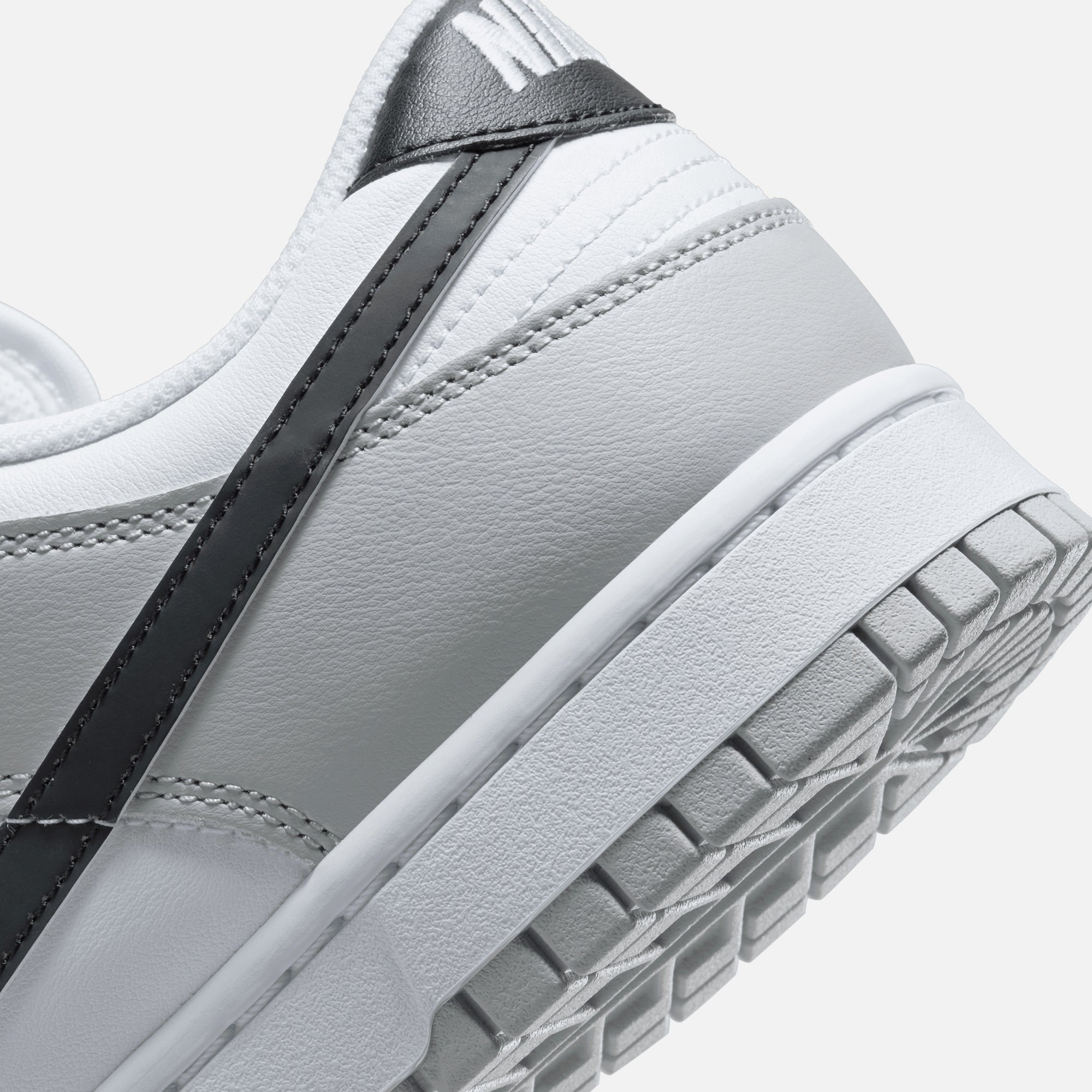 Nike Dunk Low Retro SE - Grey Fog / Light Crimson / Blue