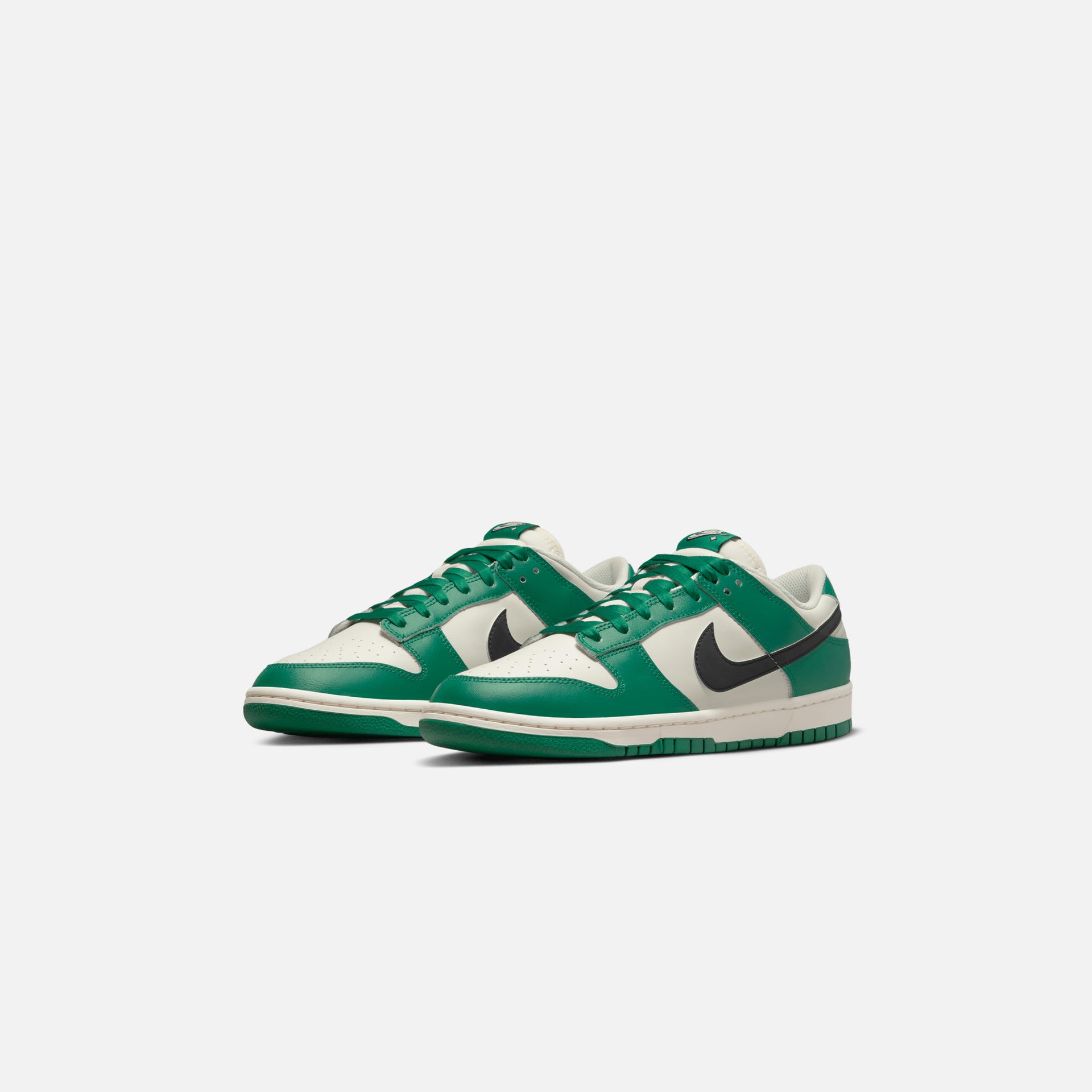 Nike Dunk Low Retro SE - Pale Ivory / Black / Malachite